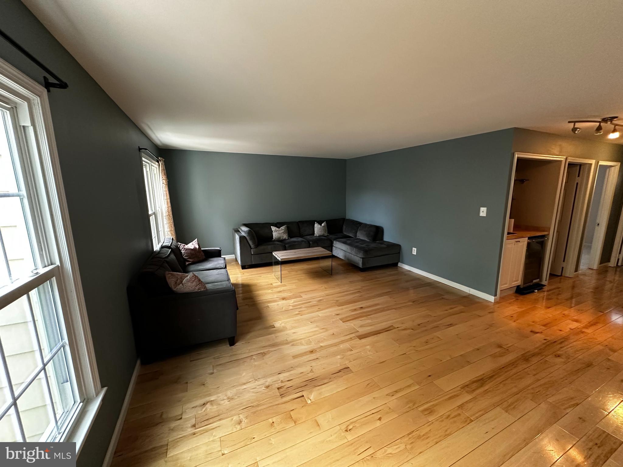 SARATOGA TOWNHOUSES - Residential Lease