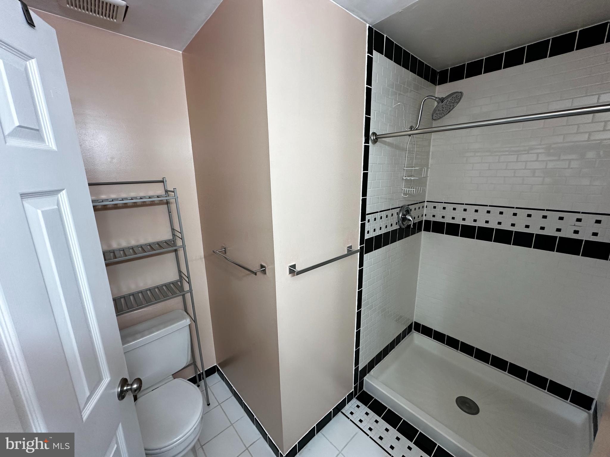 SARATOGA TOWNHOUSES - Residential Lease