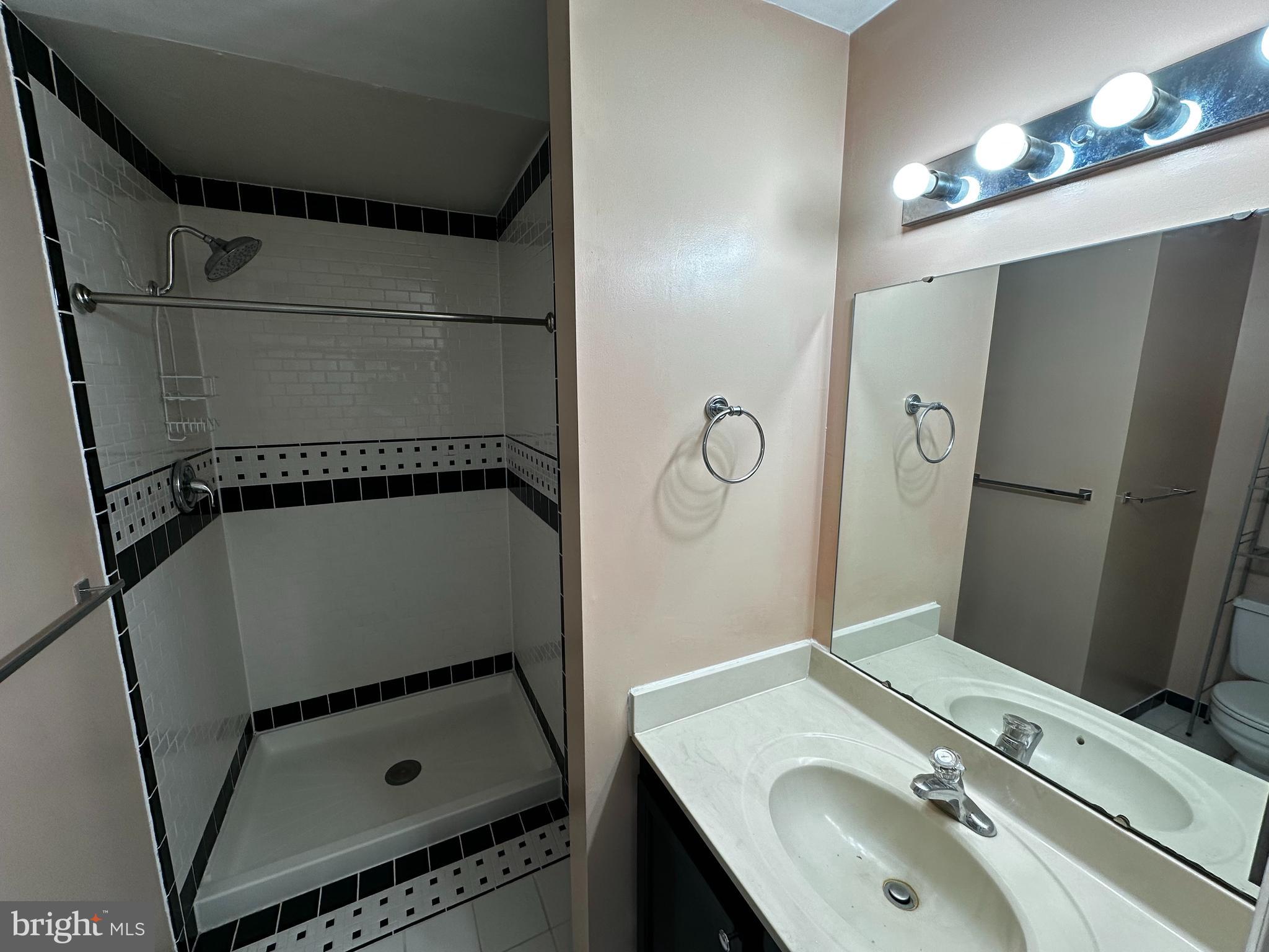 SARATOGA TOWNHOUSES - Residential Lease