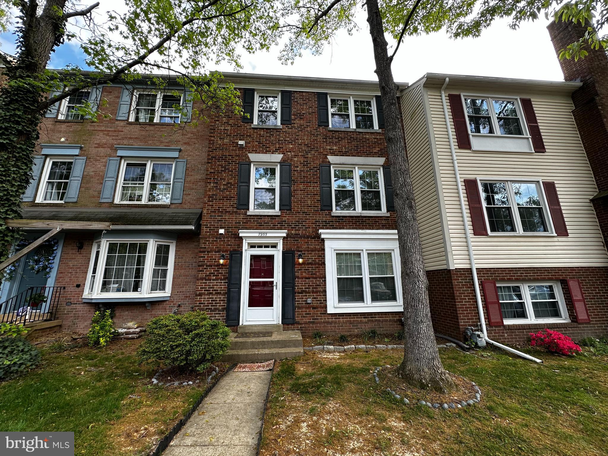 SARATOGA TOWNHOUSES - Residential Lease