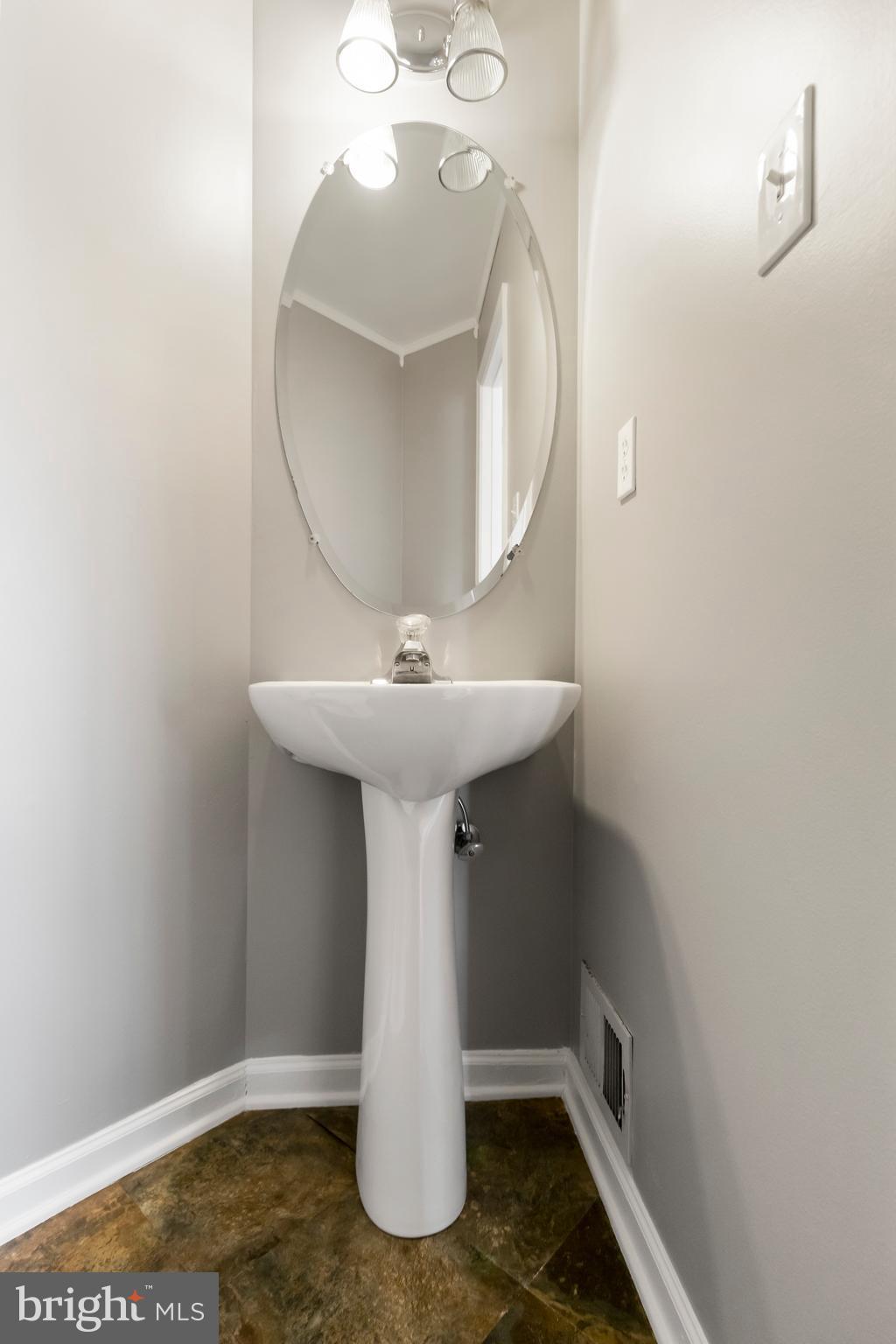 HILLTOP MANOR - Residential