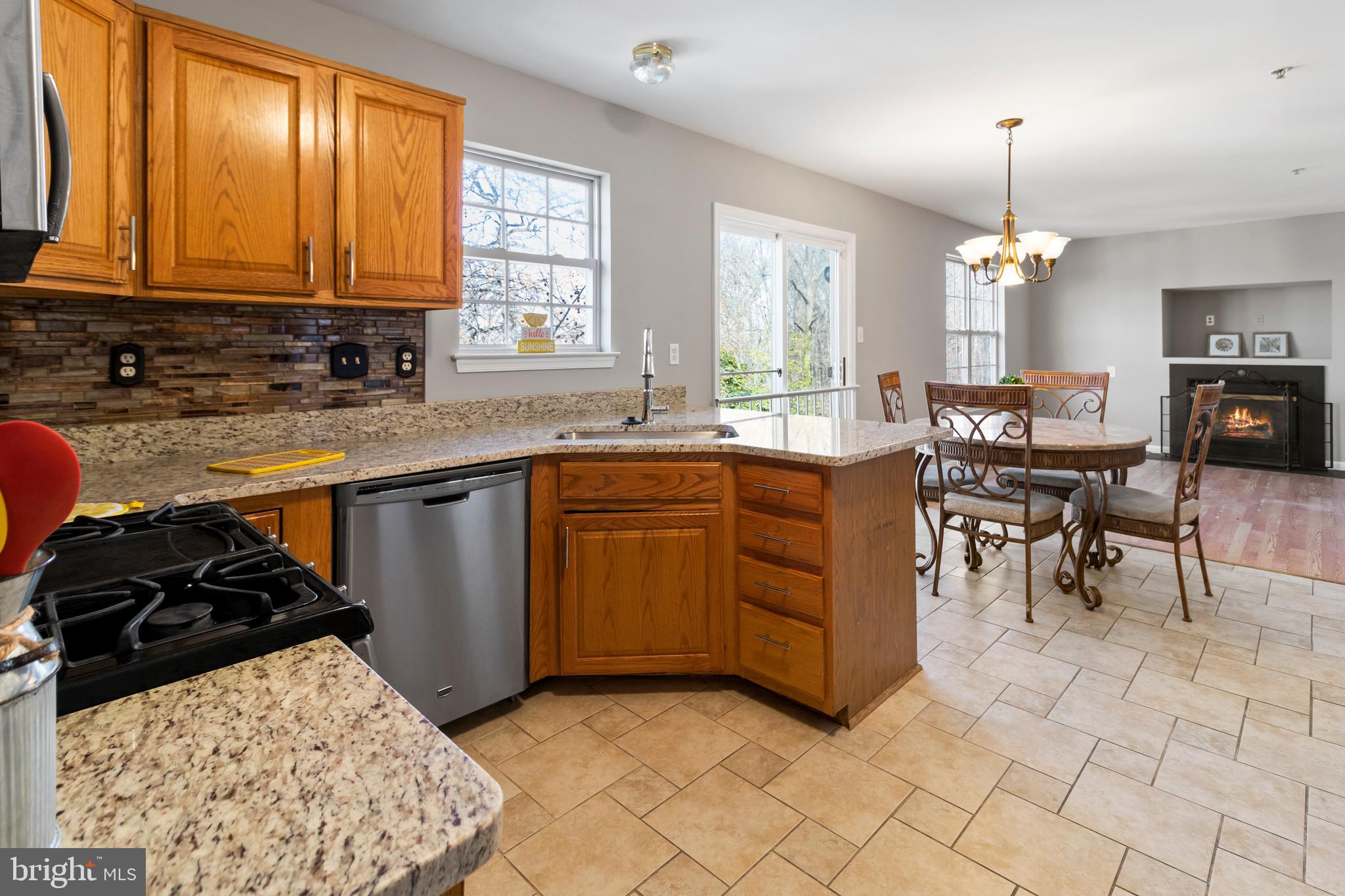 HILLTOP MANOR - Residential