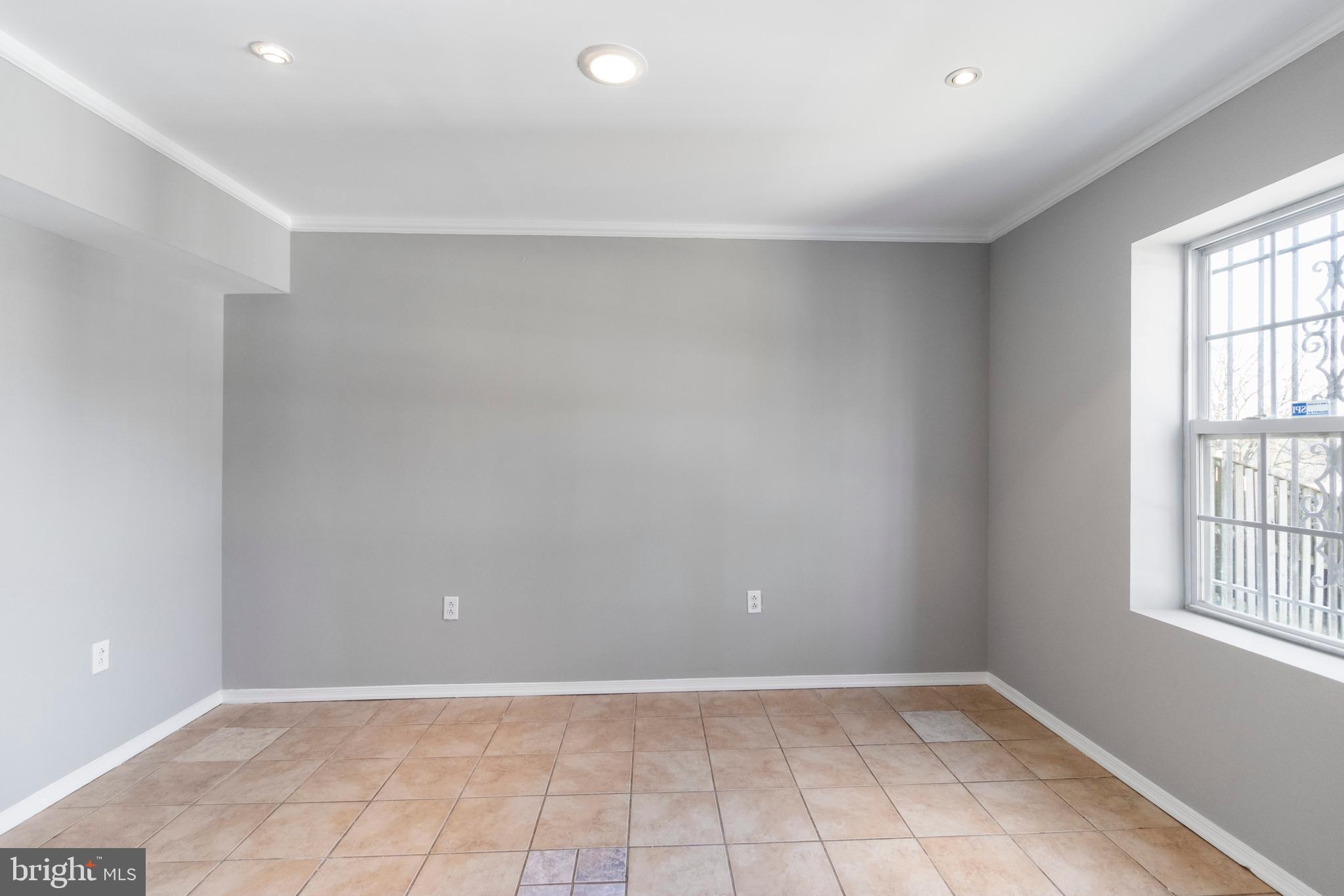 HILLTOP MANOR - Residential