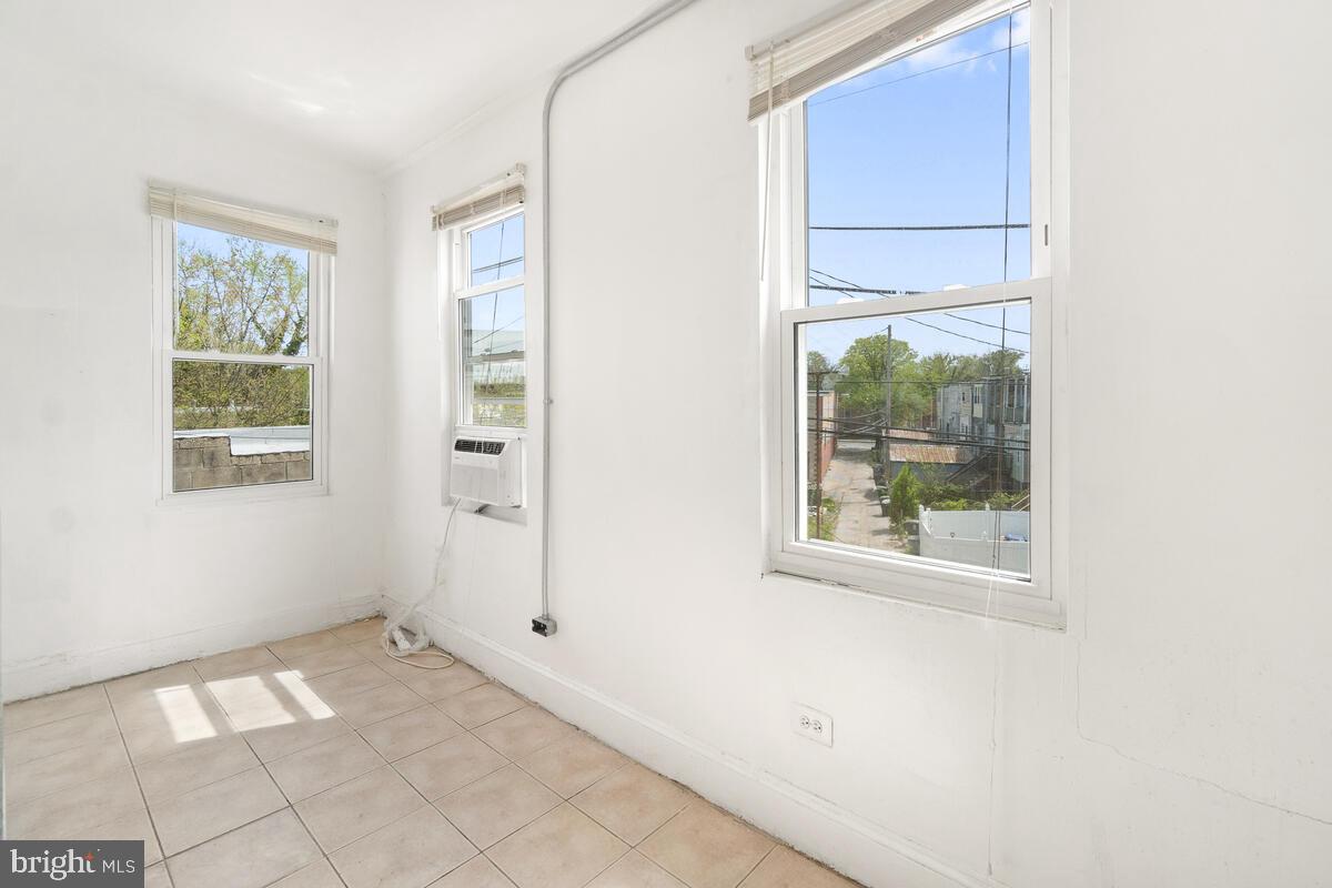 BELAIR-EDISON - Residential Lease