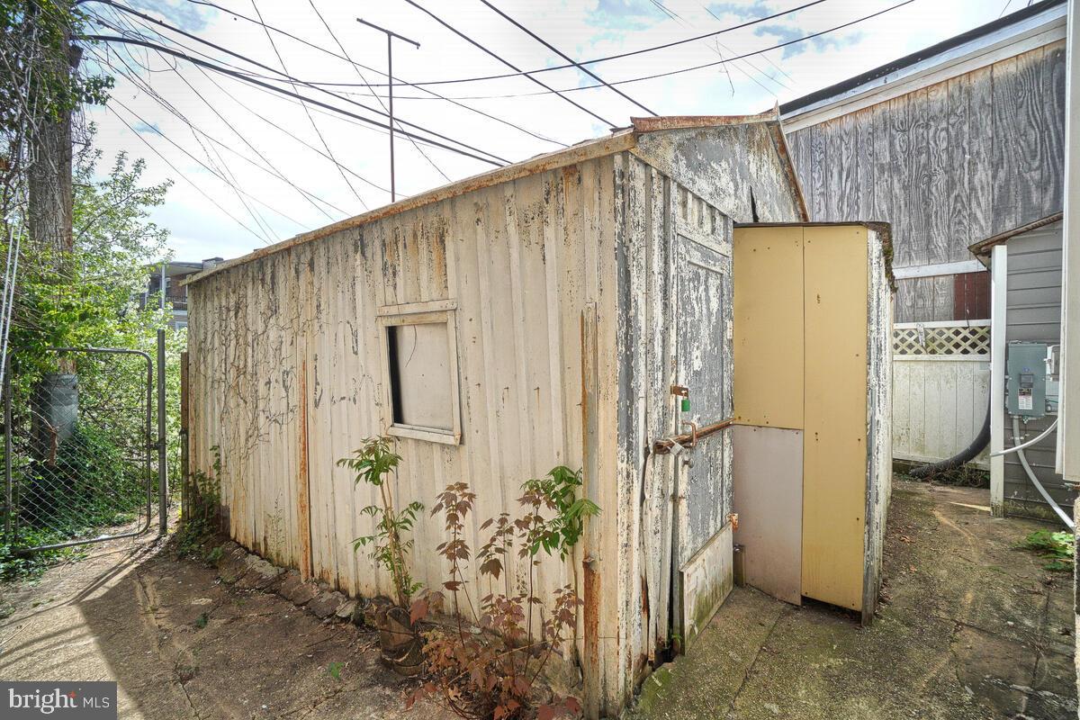 BELAIR-EDISON - Residential Lease