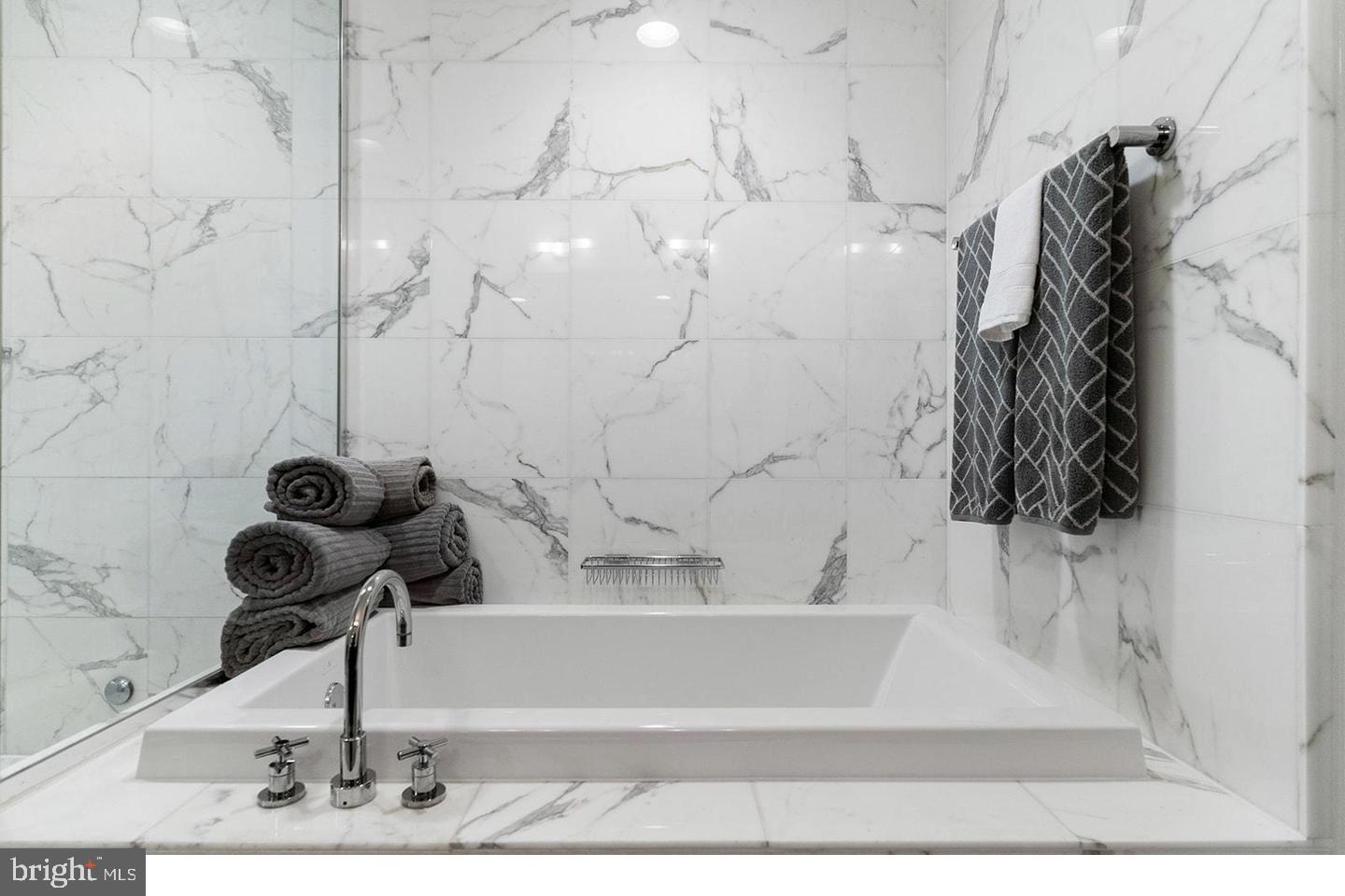 PENN SQUARE - Residential