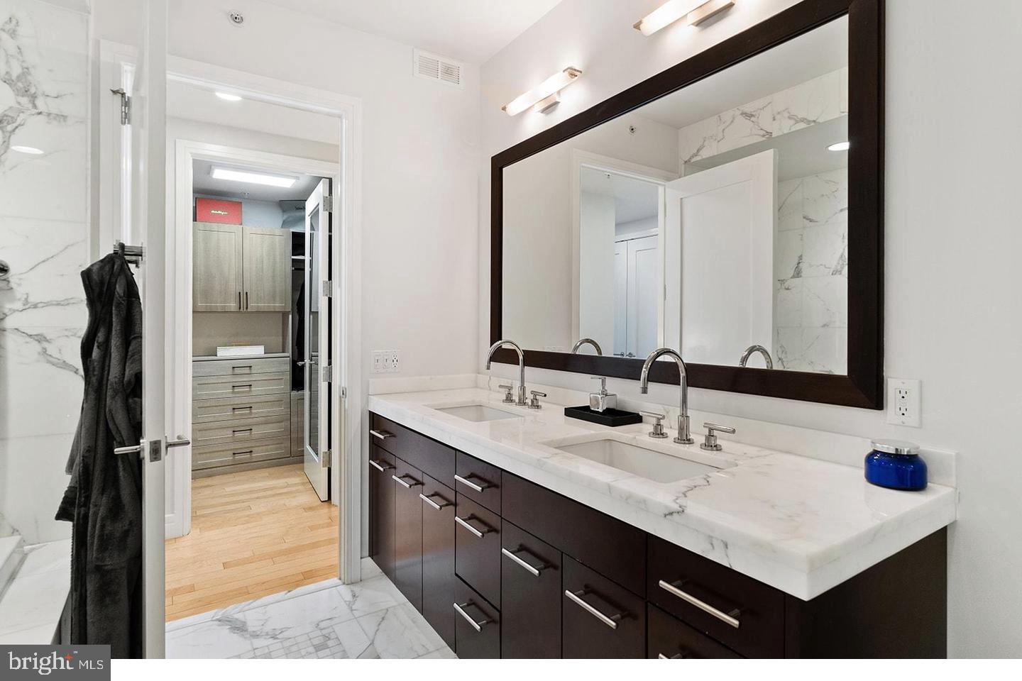 PENN SQUARE - Residential