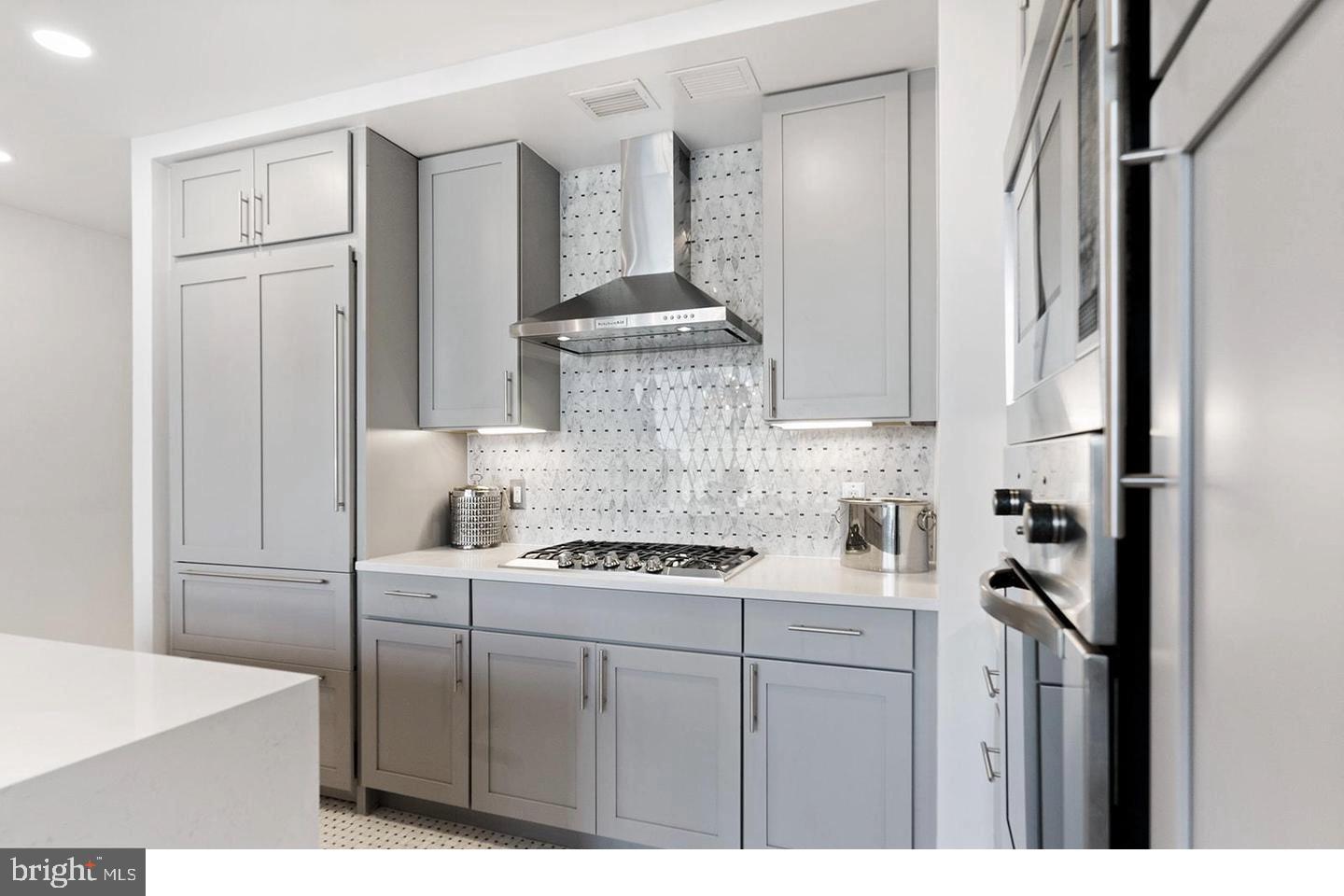 PENN SQUARE - Residential