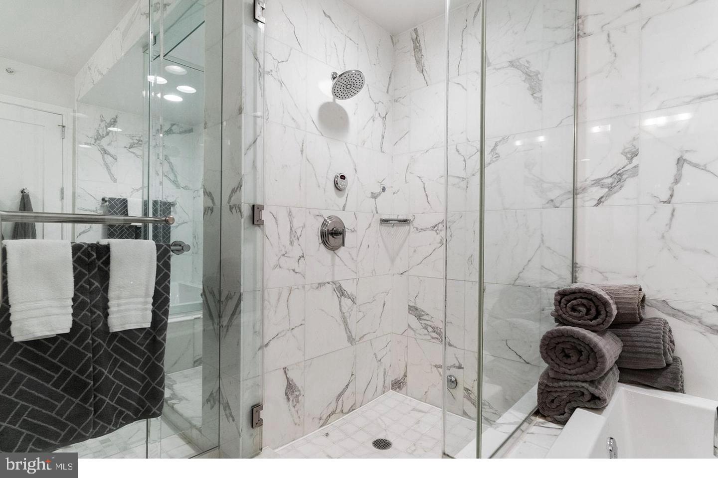 PENN SQUARE - Residential