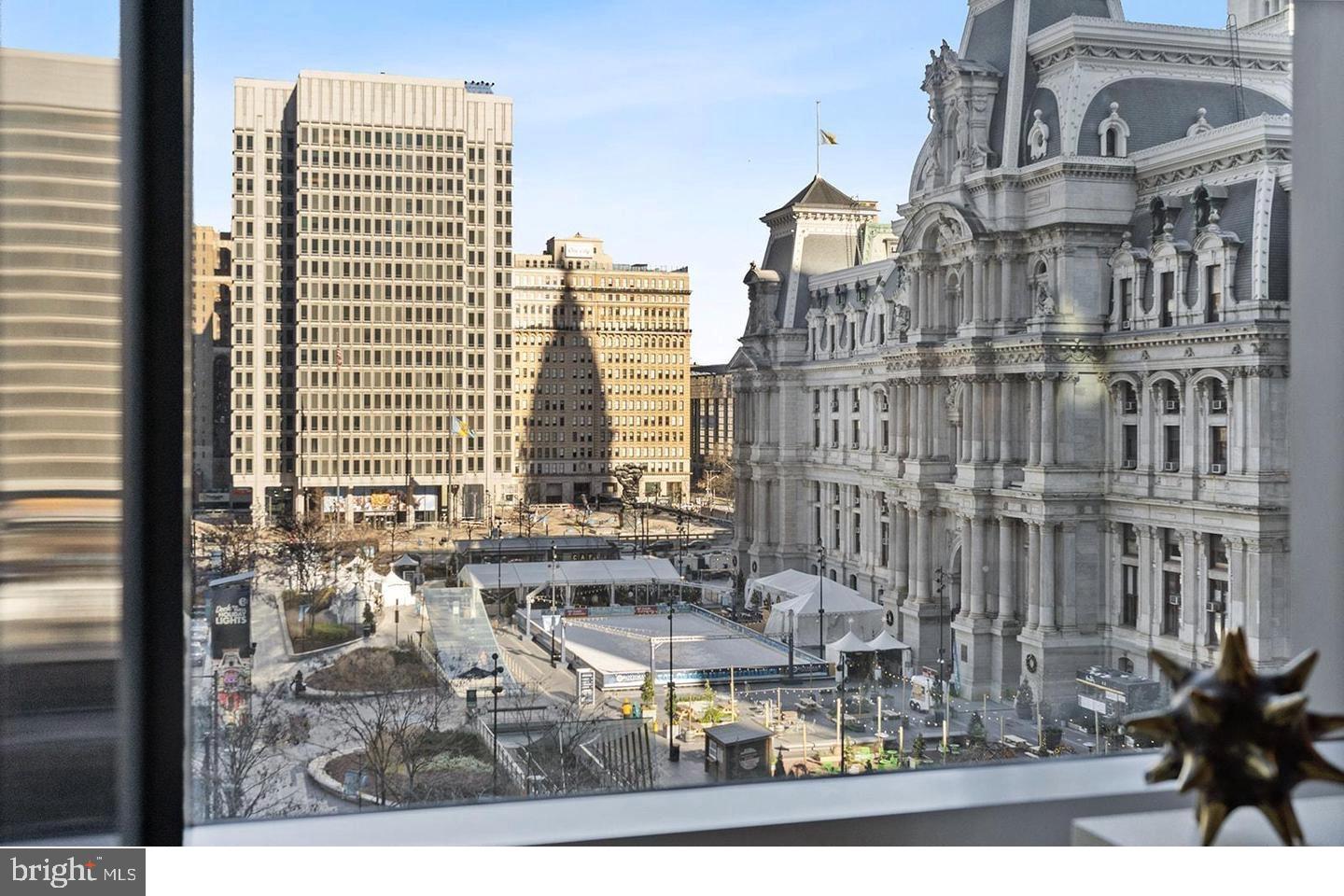 PENN SQUARE - Residential