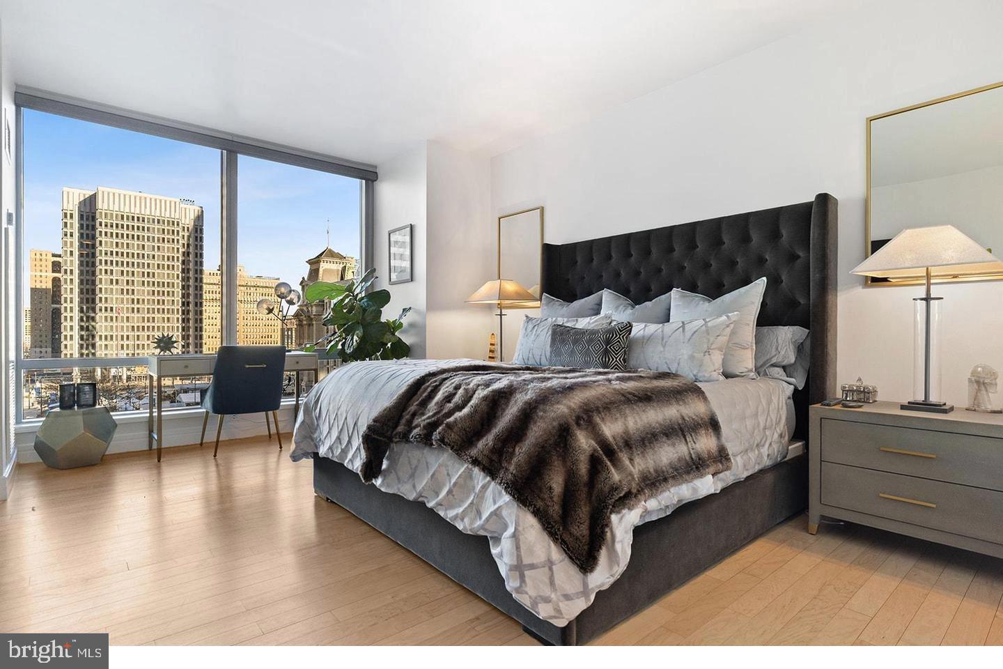 PENN SQUARE - Residential