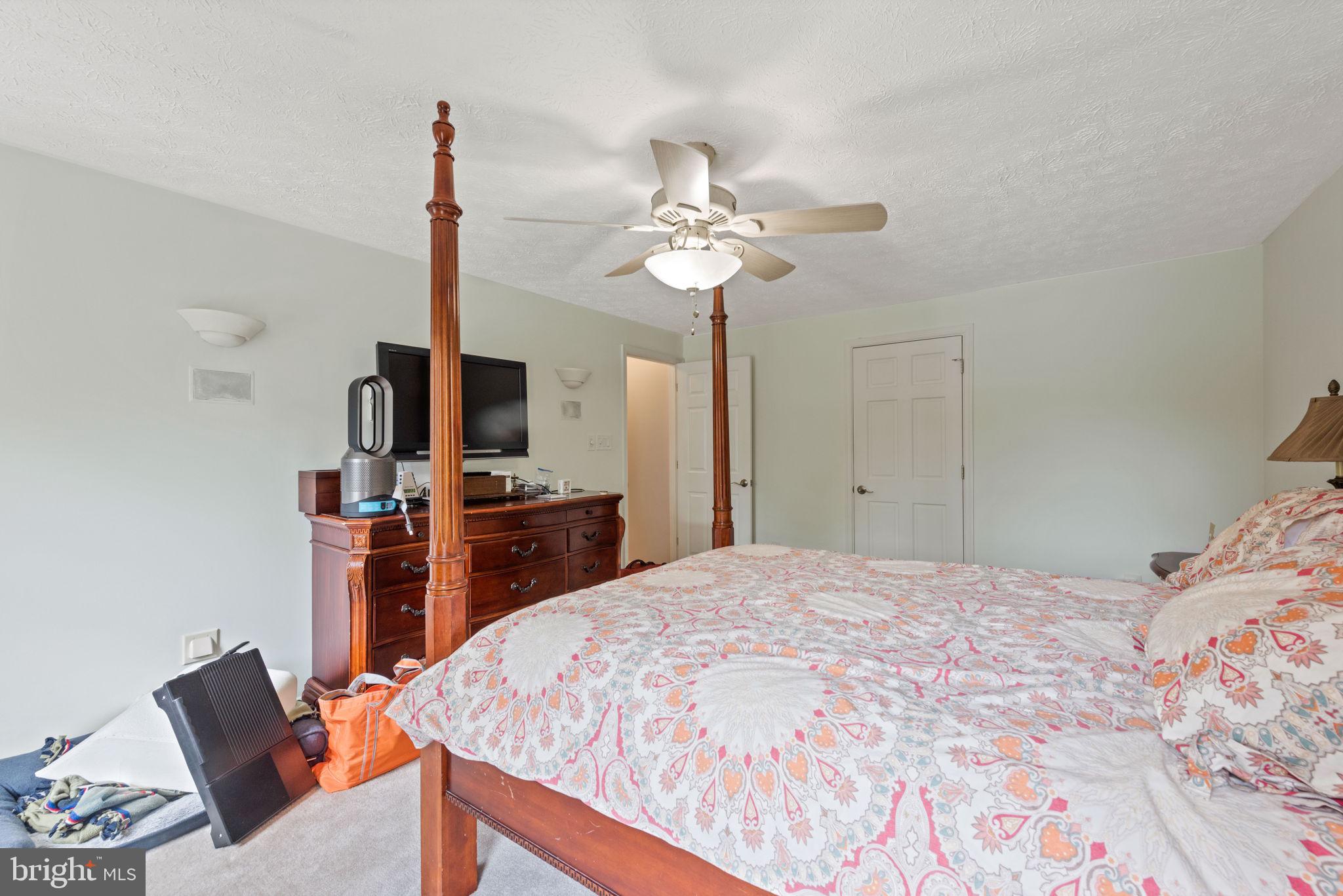 NEWINGTON FOREST - Residential