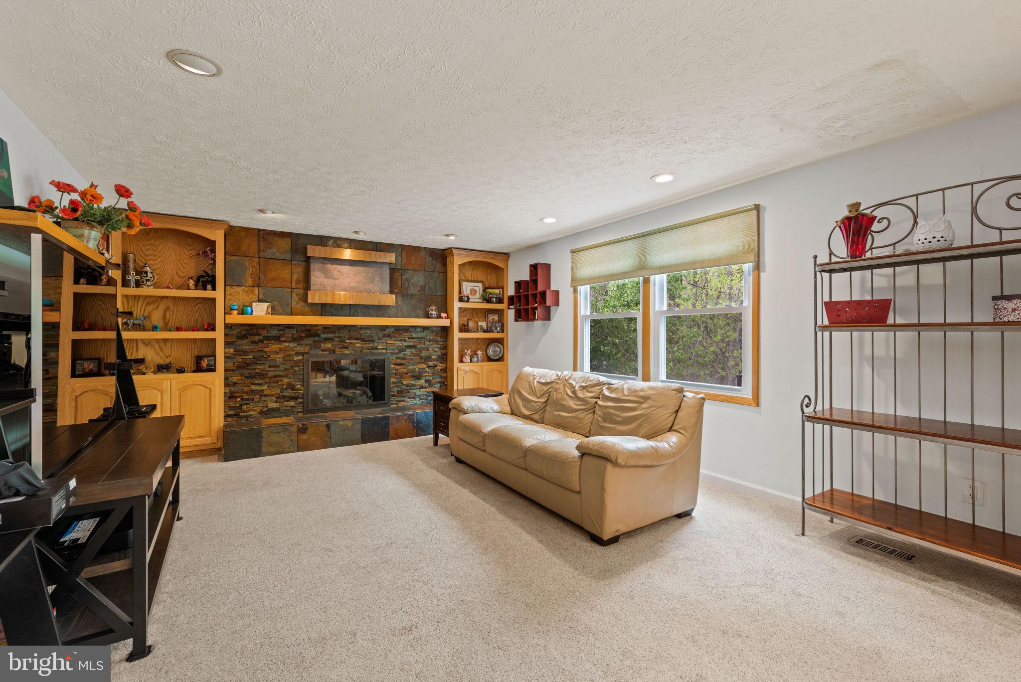 NEWINGTON FOREST - Residential