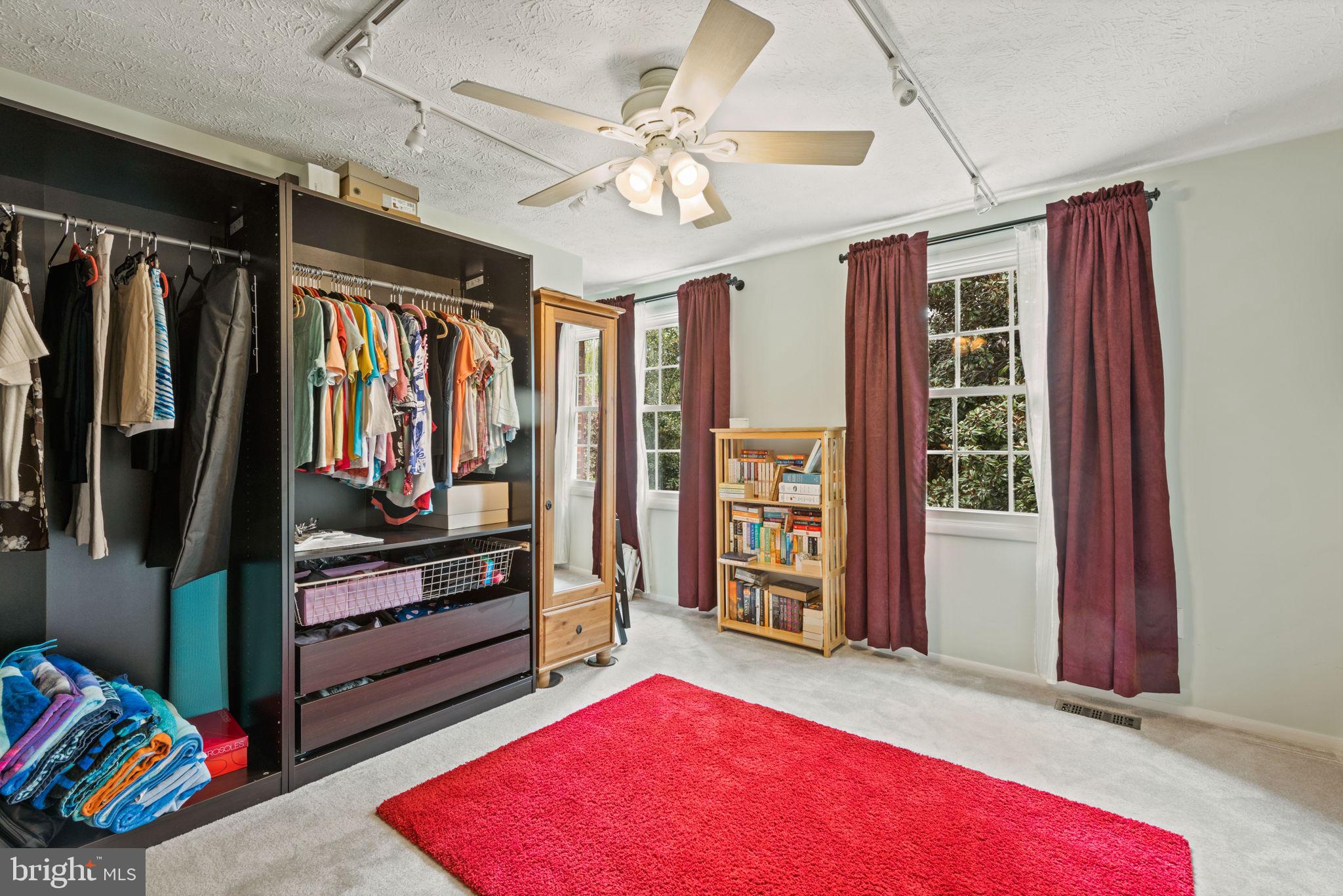 NEWINGTON FOREST - Residential