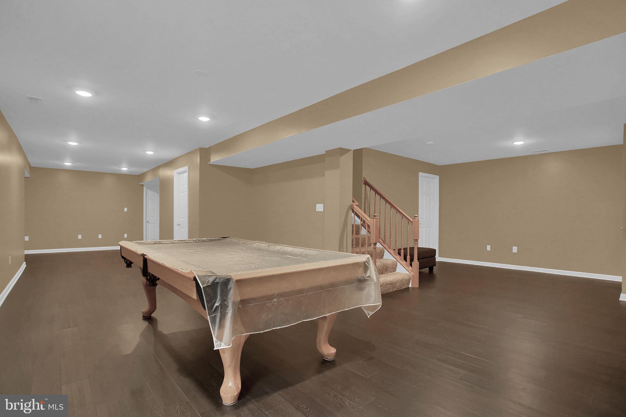 SOUTH POINTE - Residential