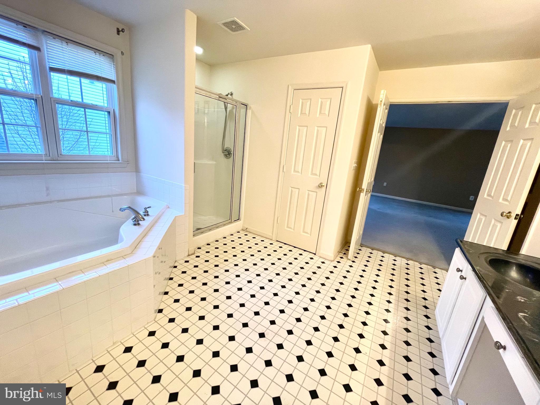 AUSTIN RIDGE - Residential Lease