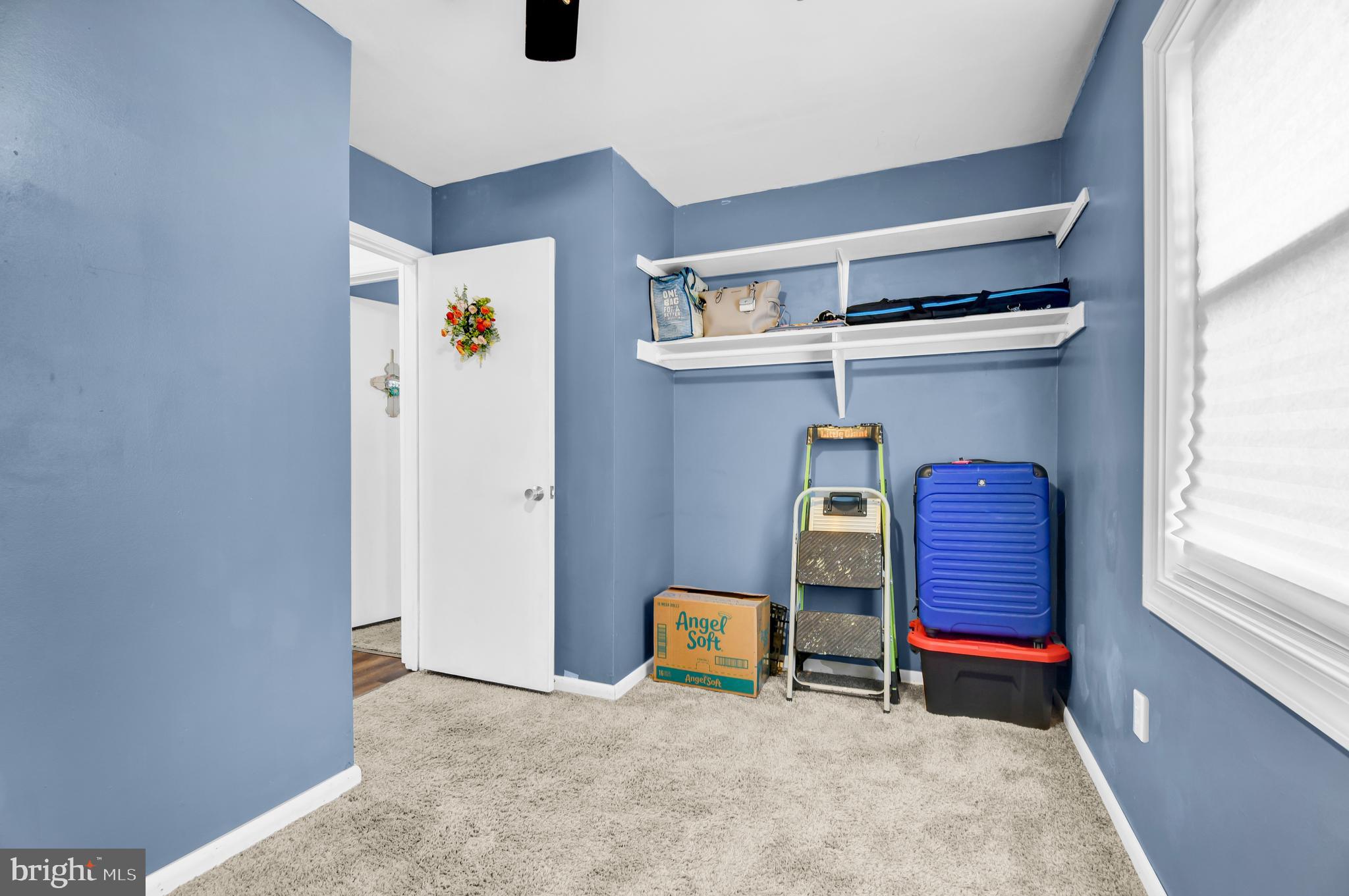 SOUTH LAWN - Residential