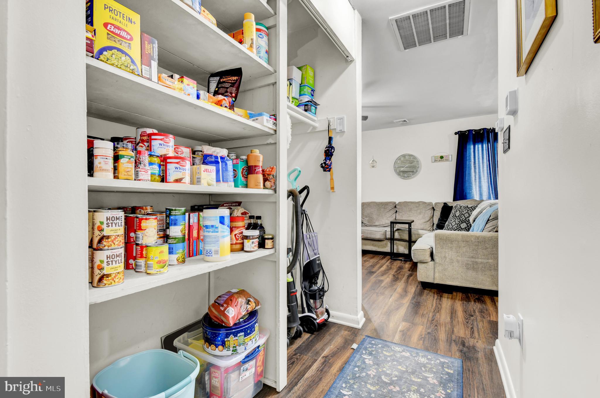 SOUTH LAWN - Residential