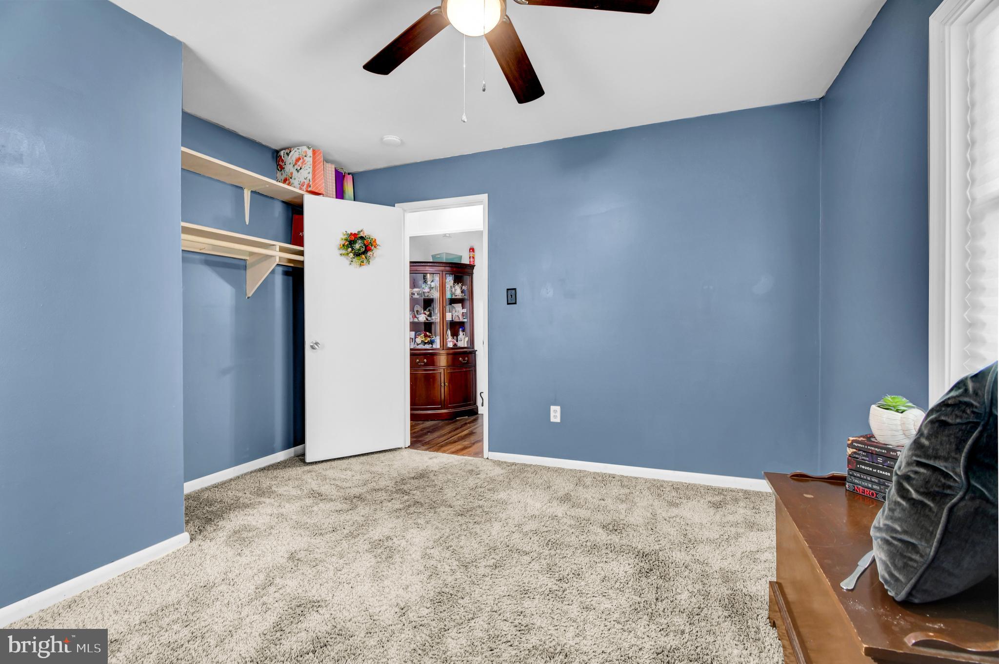 SOUTH LAWN - Residential