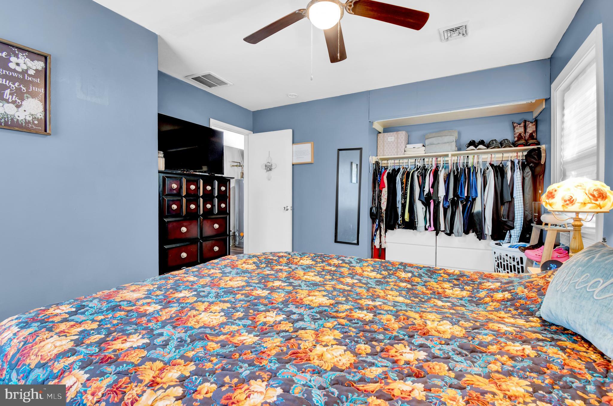 SOUTH LAWN - Residential