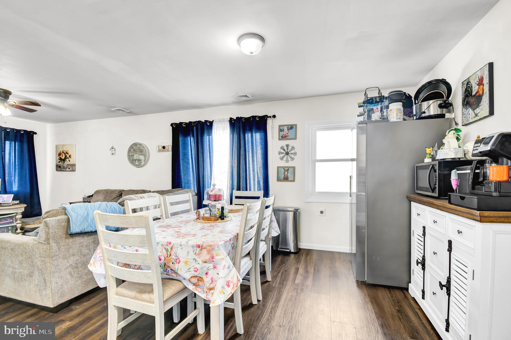 SOUTH LAWN - Residential