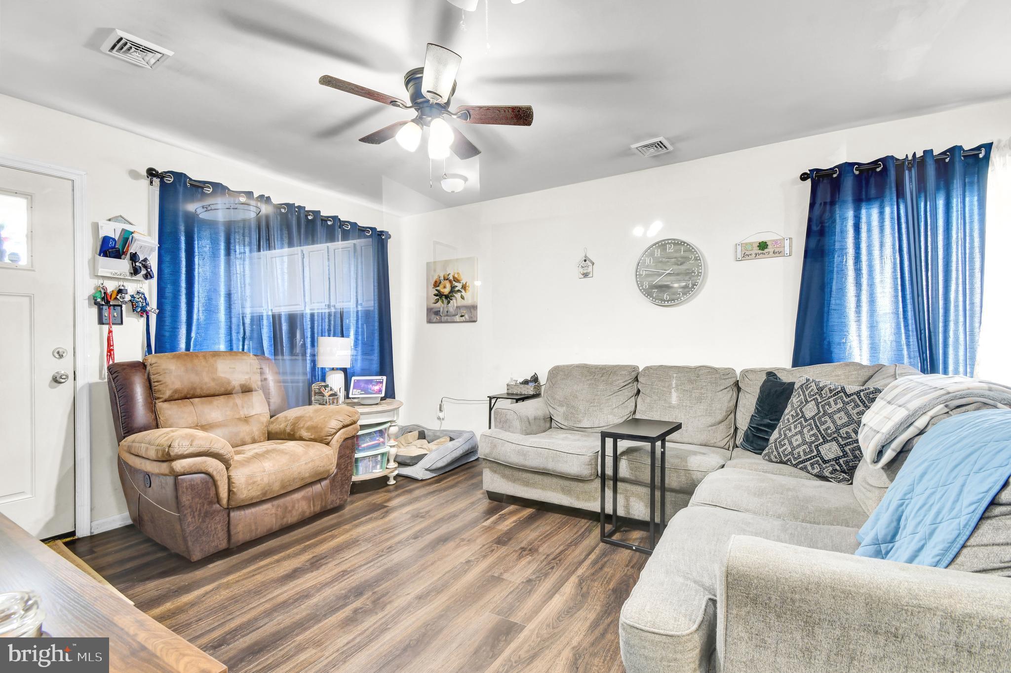 SOUTH LAWN - Residential