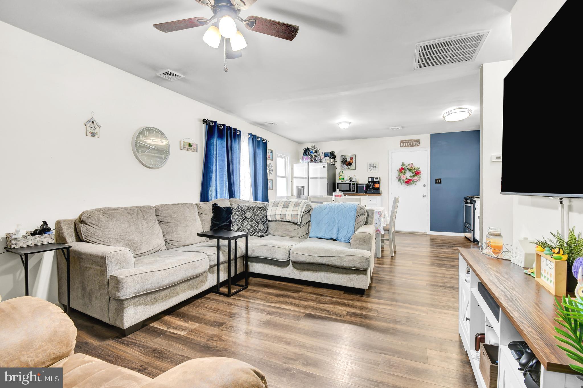 SOUTH LAWN - Residential