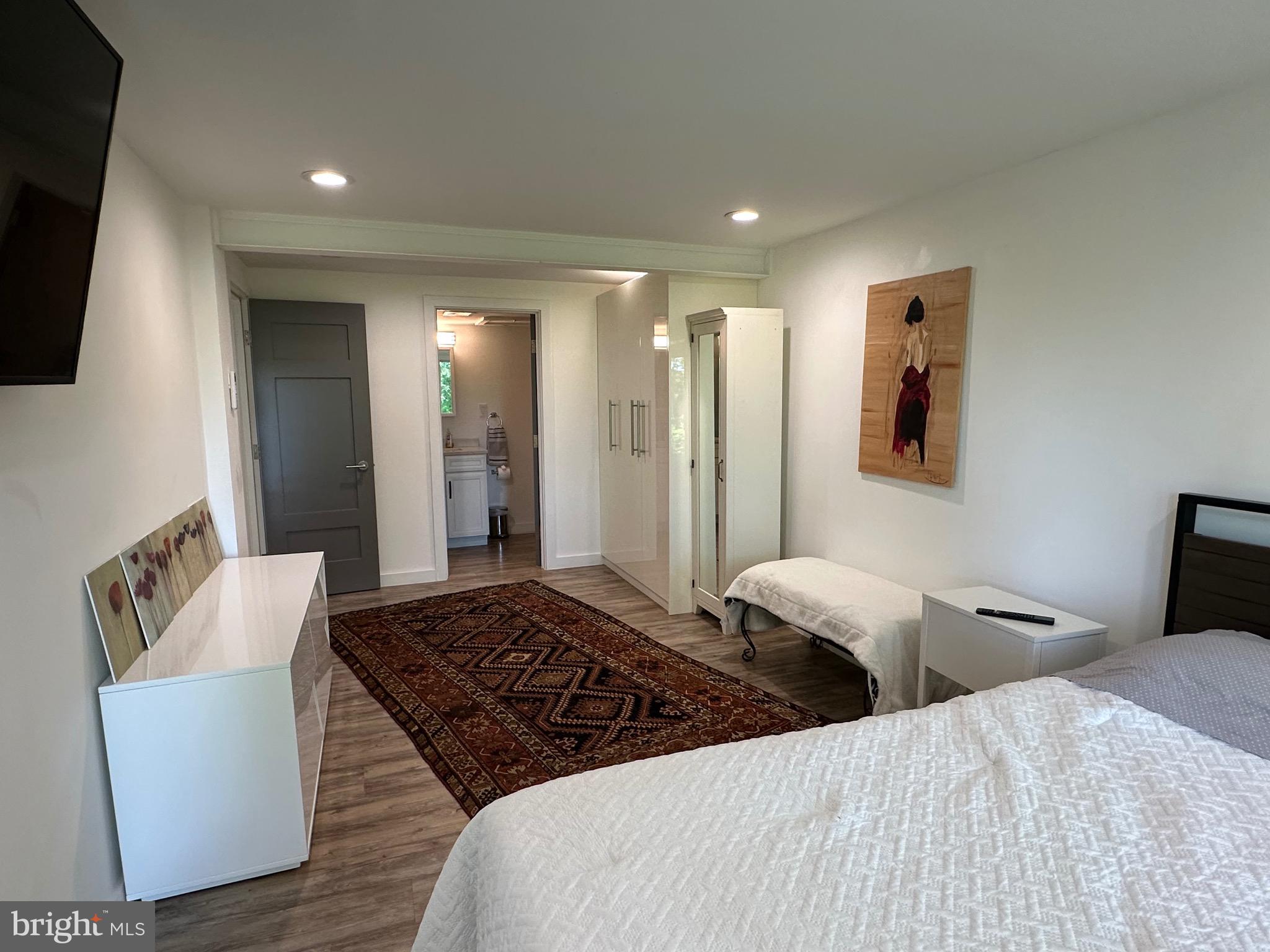 GLEN ECHO HEIGHTS - Residential Lease