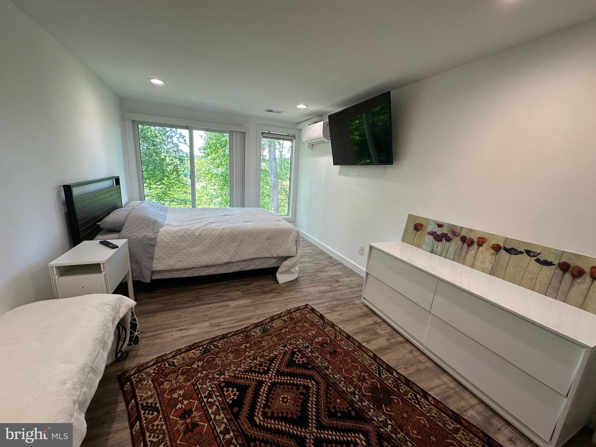 GLEN ECHO HEIGHTS - Residential Lease