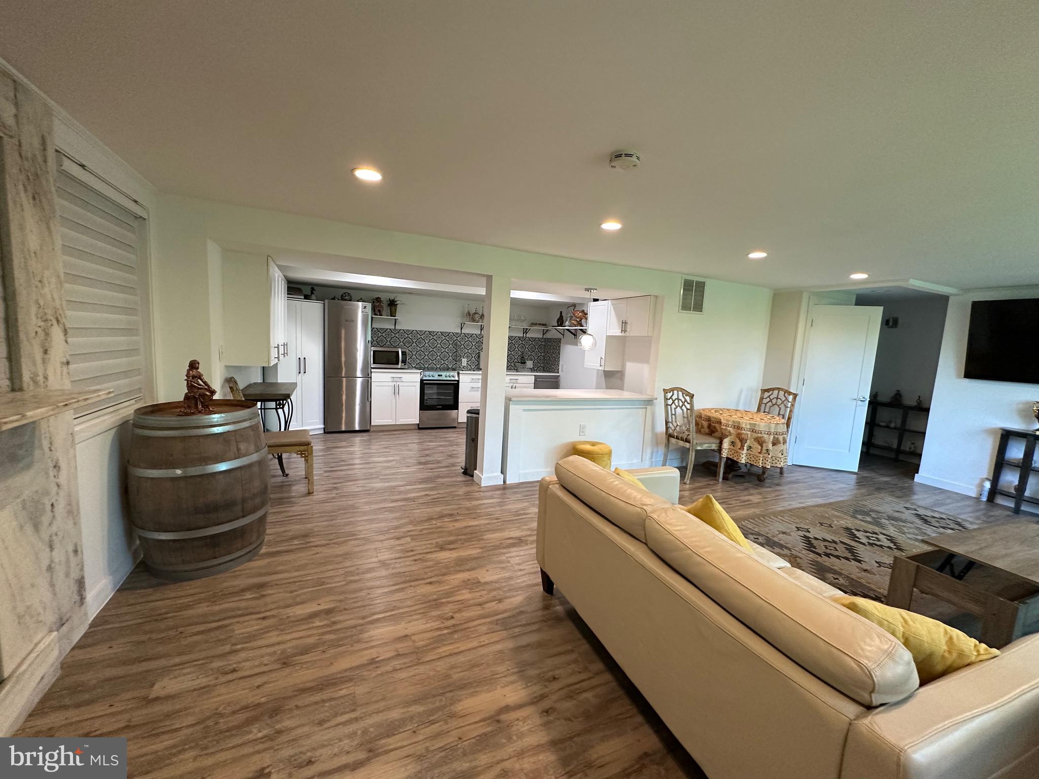 GLEN ECHO HEIGHTS - Residential Lease