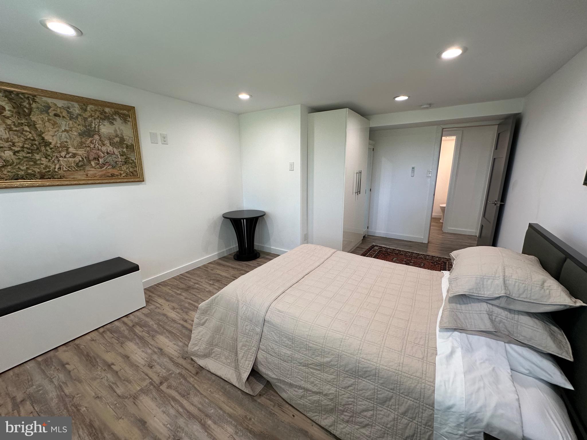 GLEN ECHO HEIGHTS - Residential Lease