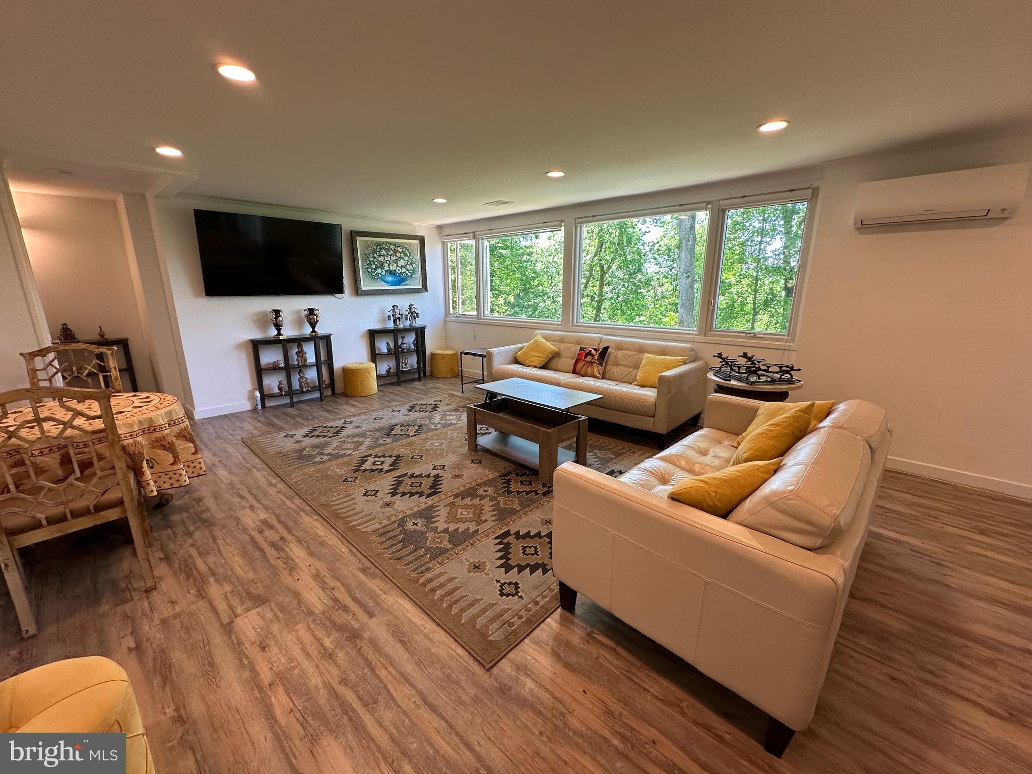 GLEN ECHO HEIGHTS - Residential Lease