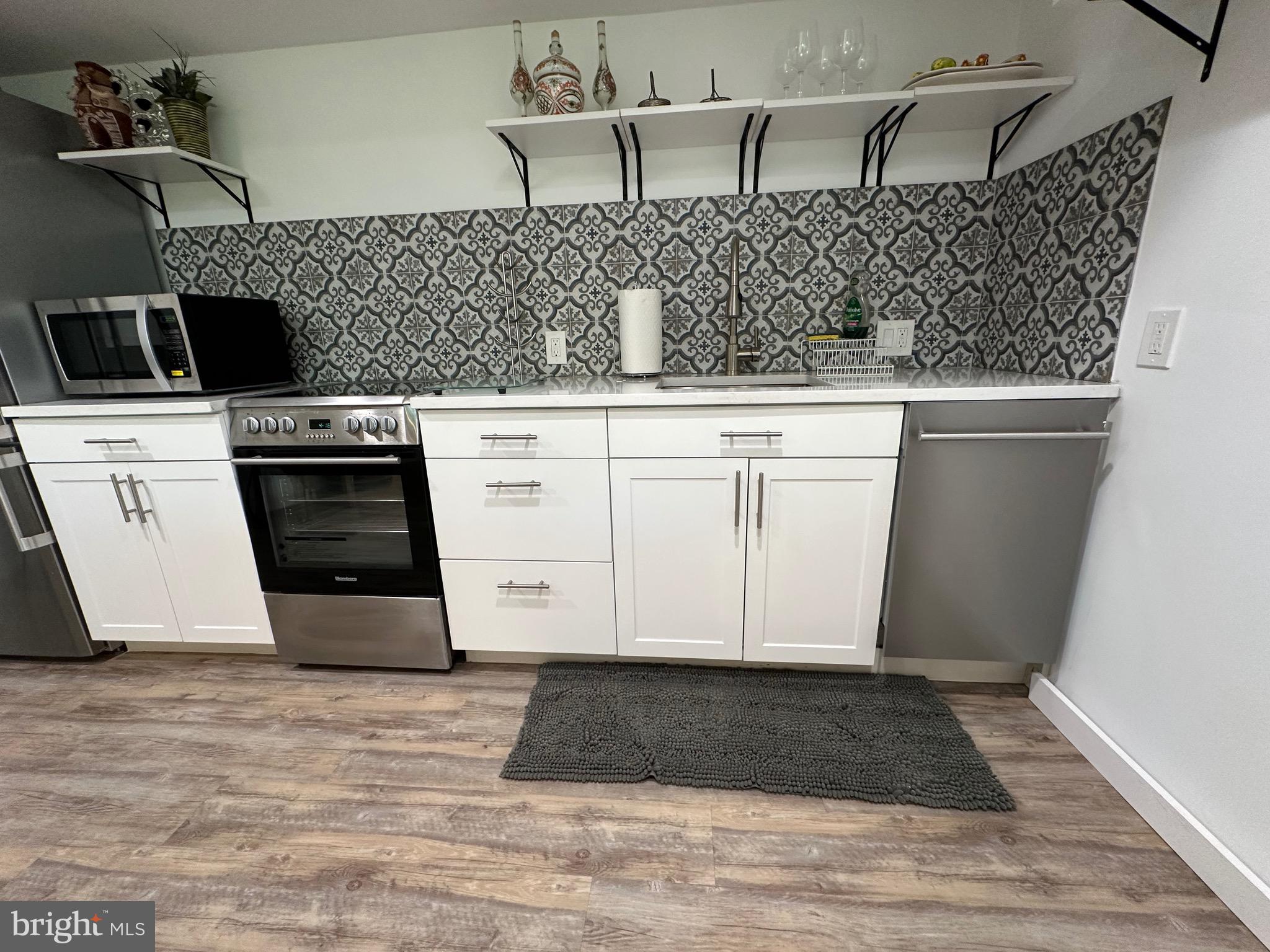 GLEN ECHO HEIGHTS - Residential Lease