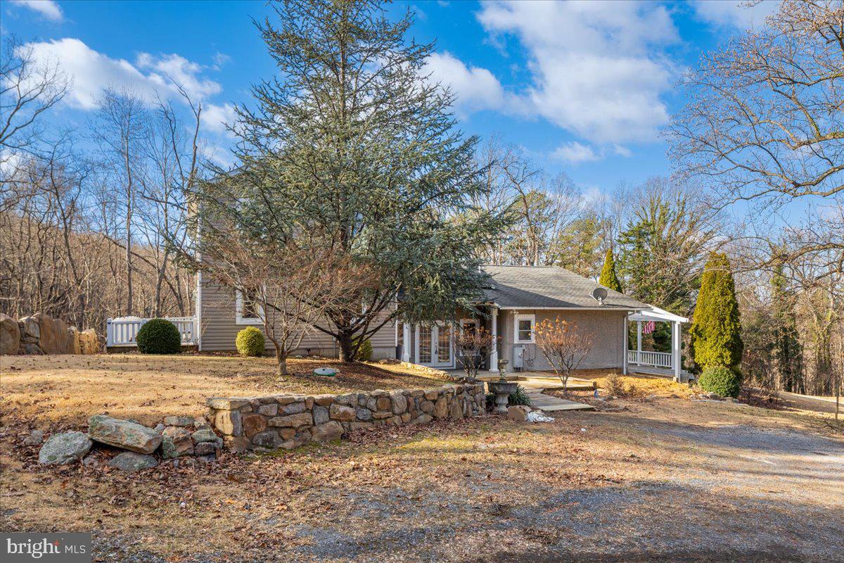 2114 E LEE HIGHWAY