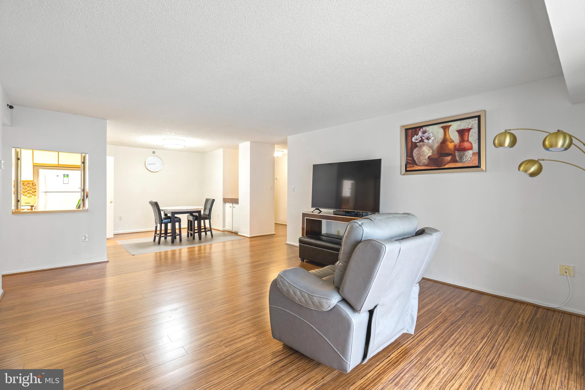 LEISURE WORLD - Residential Lease