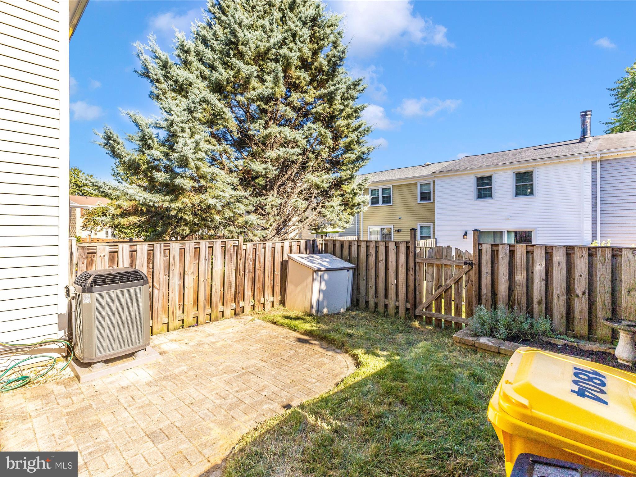 CROFTON SQUARE - Residential