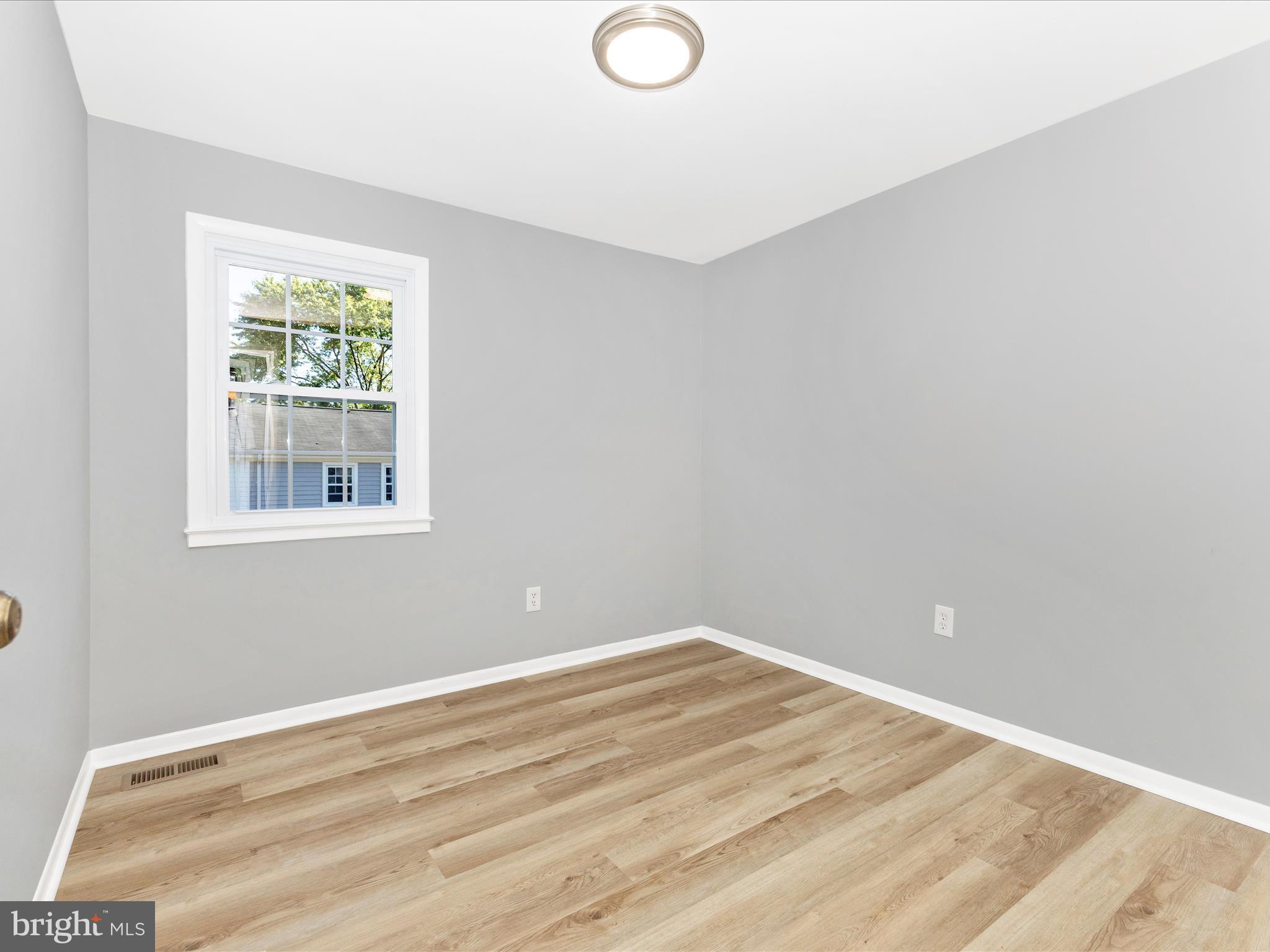 CROFTON SQUARE - Residential