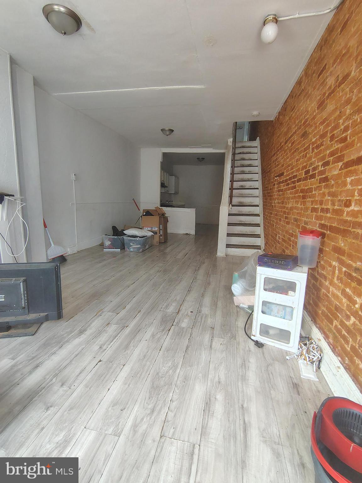 SANDTOWN-WINCHESTER - Residential