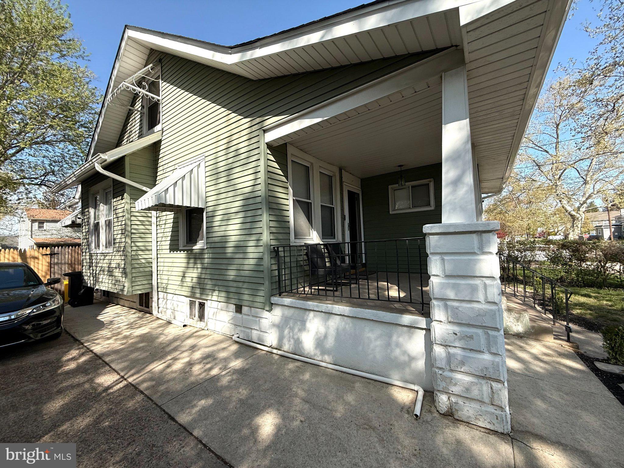1731 W RIVER DRIVE
