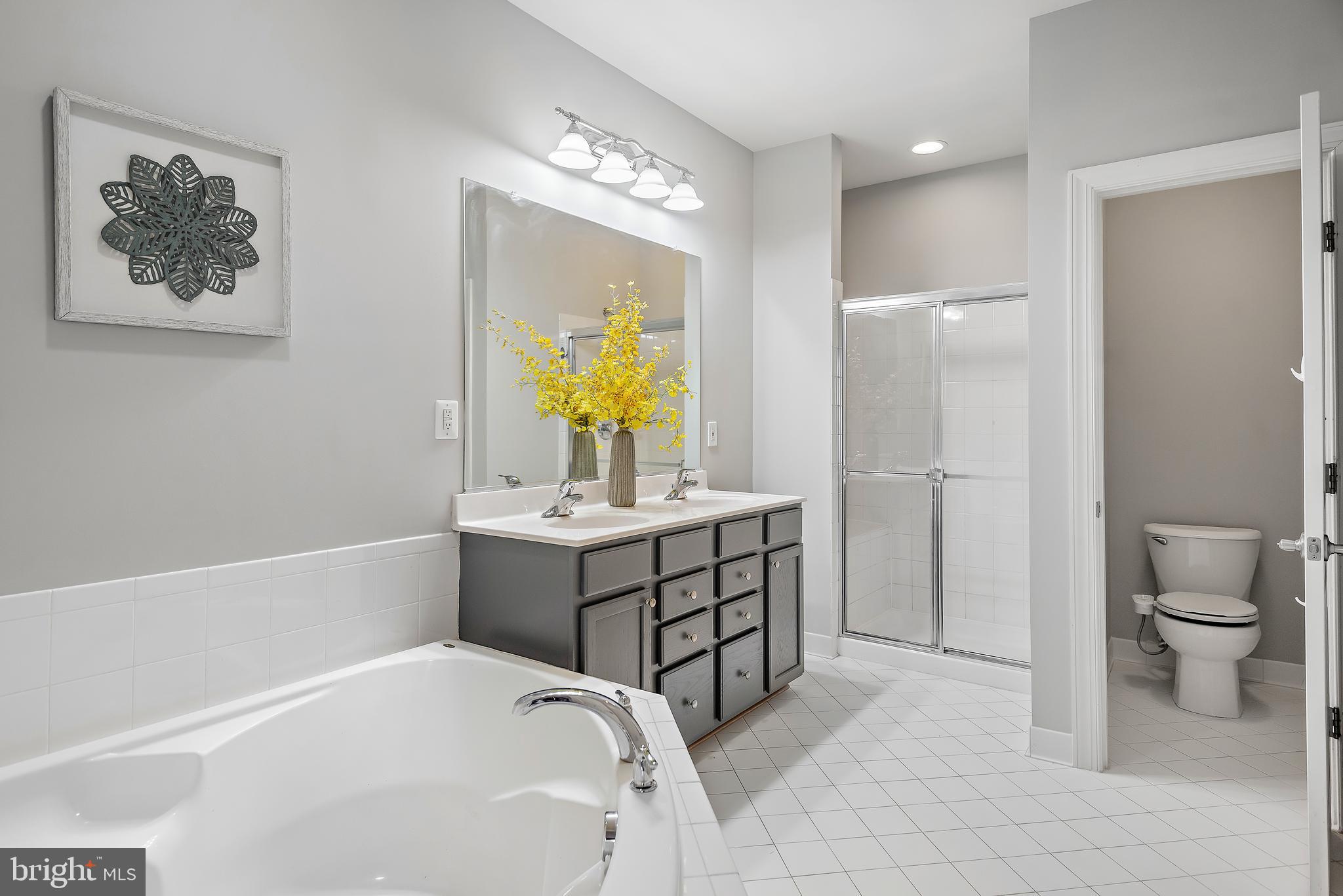 HIDDEN CREEK - Residential