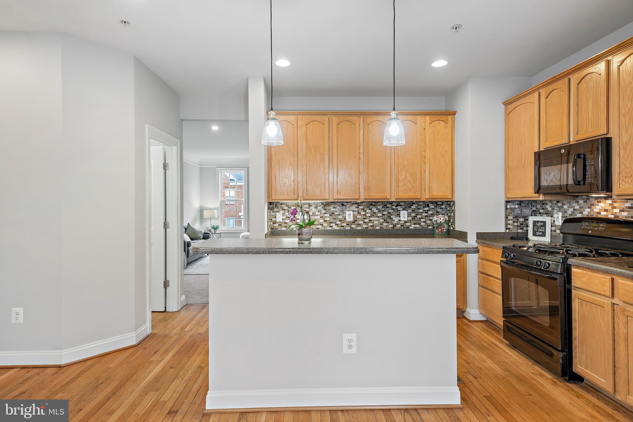 HIDDEN CREEK - Residential