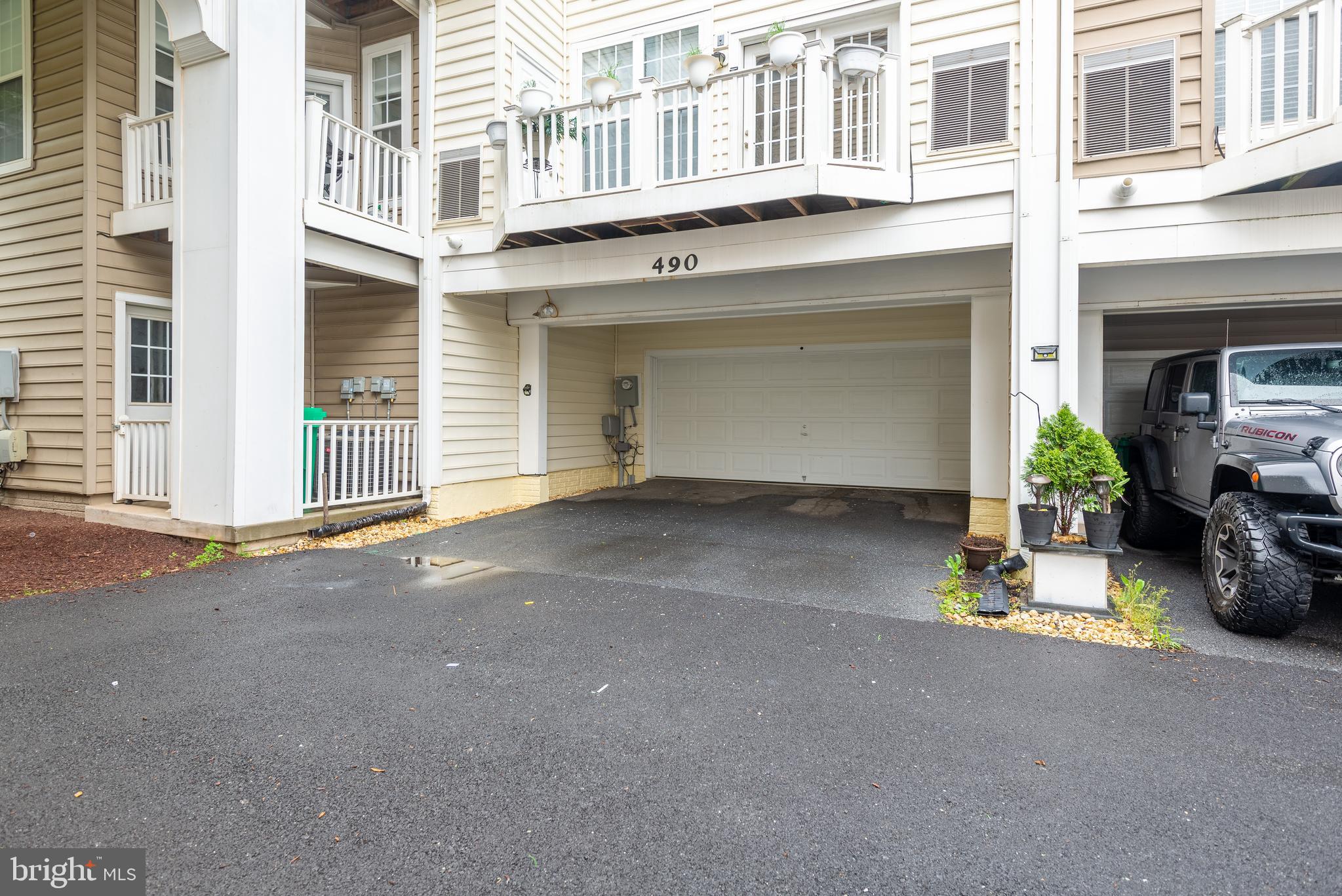 HIDDEN CREEK - Residential