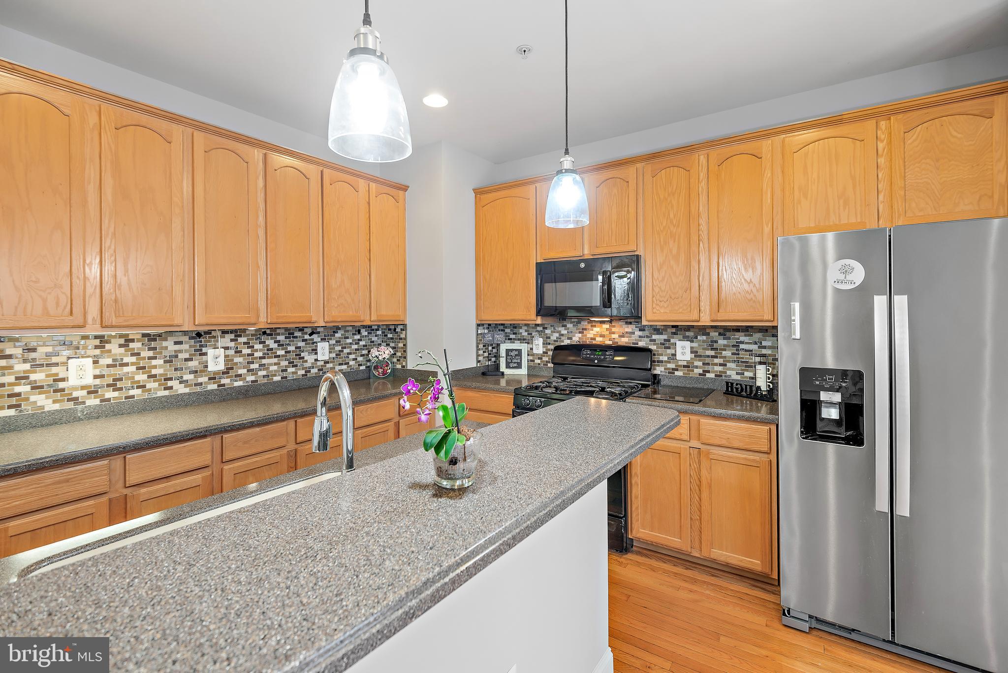 HIDDEN CREEK - Residential