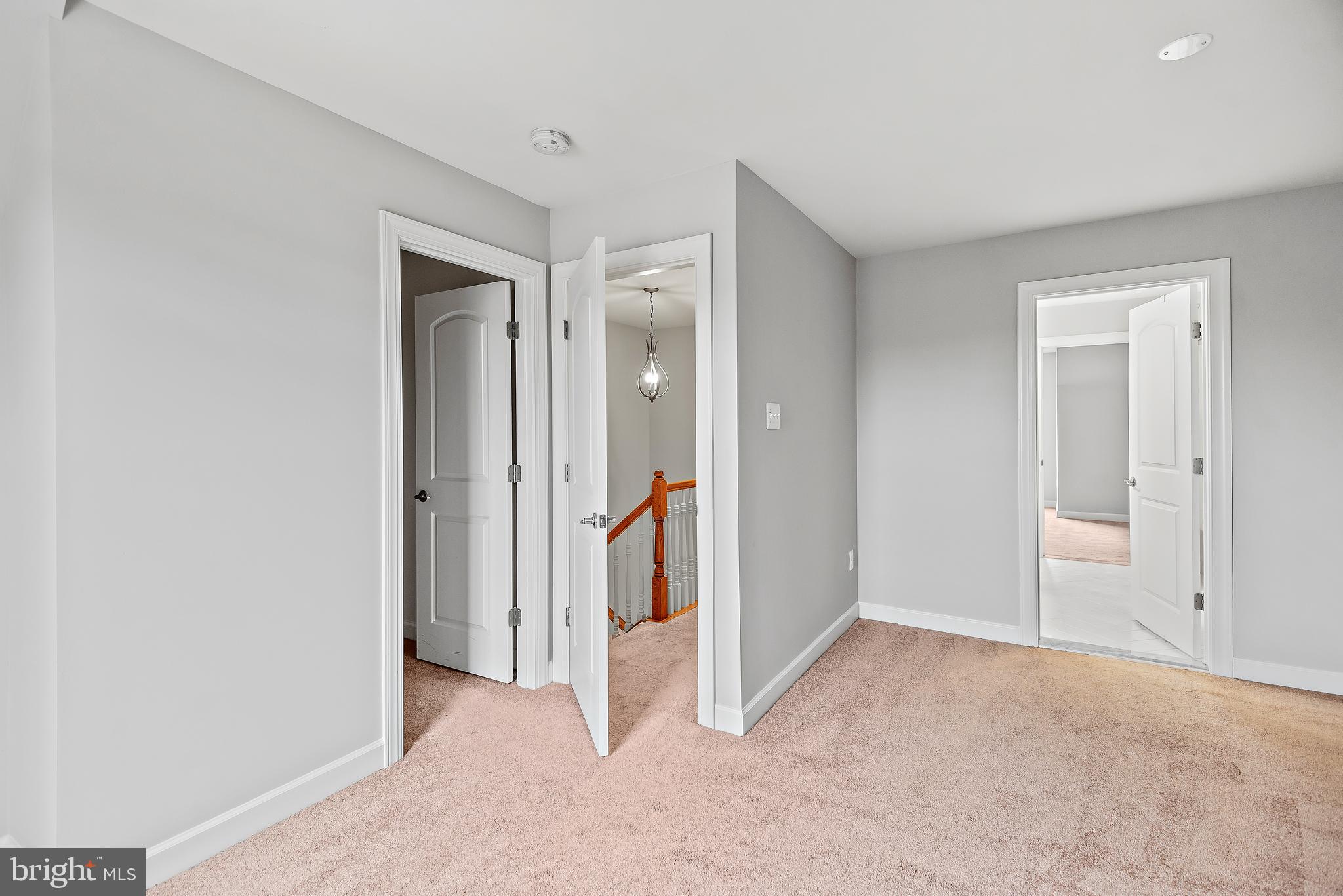 HIDDEN CREEK - Residential