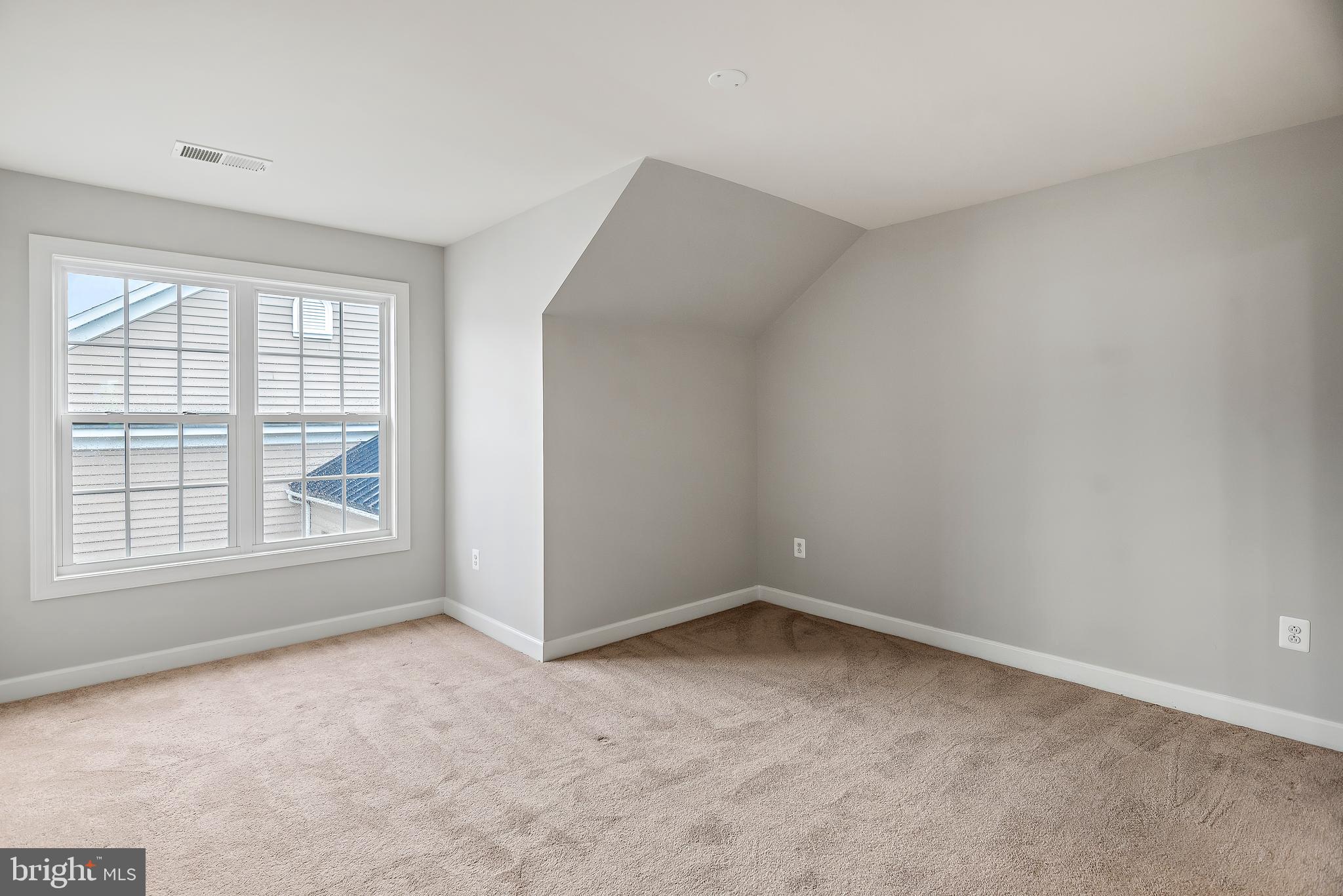 HIDDEN CREEK - Residential