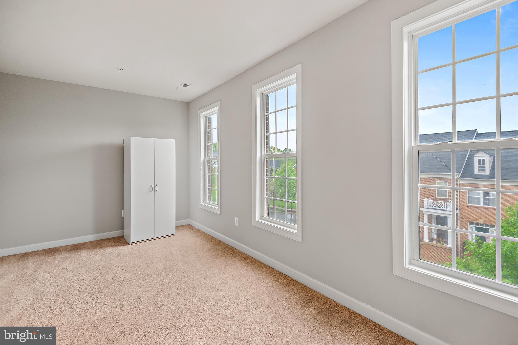 HIDDEN CREEK - Residential