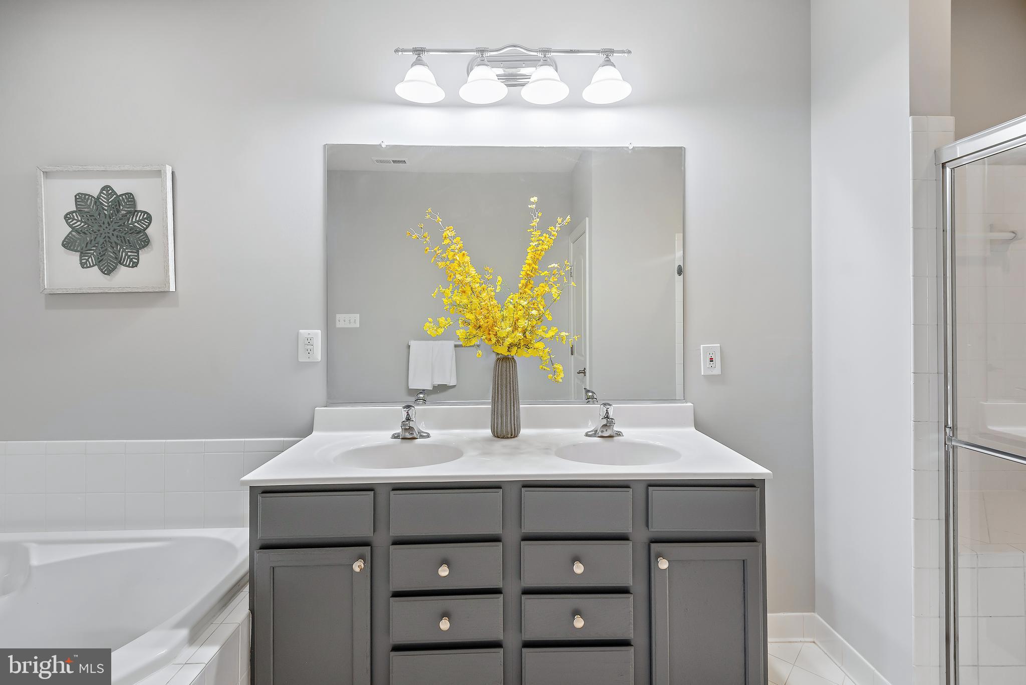 HIDDEN CREEK - Residential