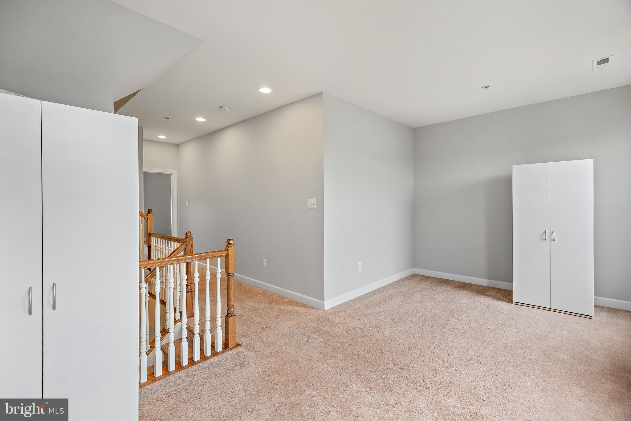 HIDDEN CREEK - Residential