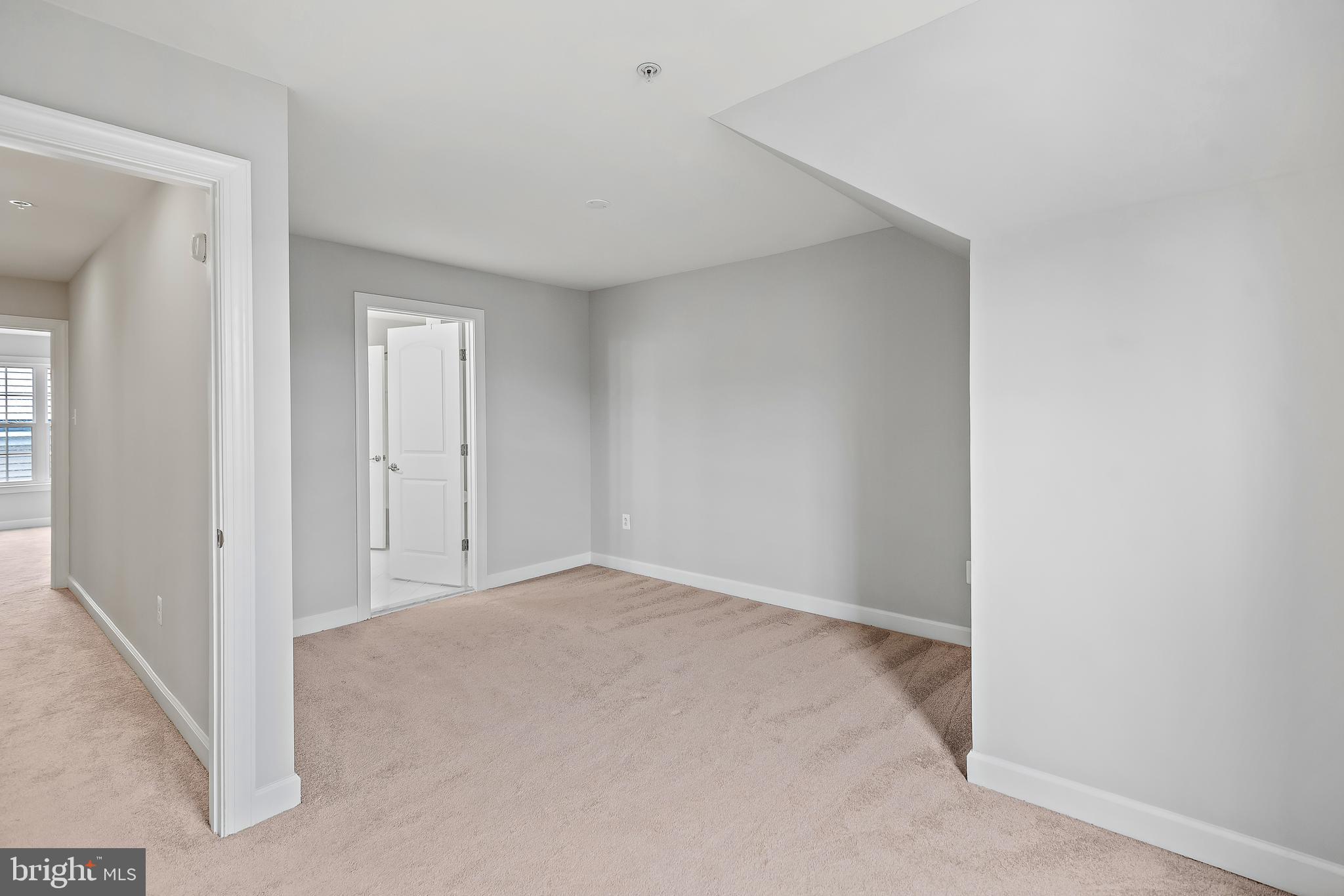 HIDDEN CREEK - Residential