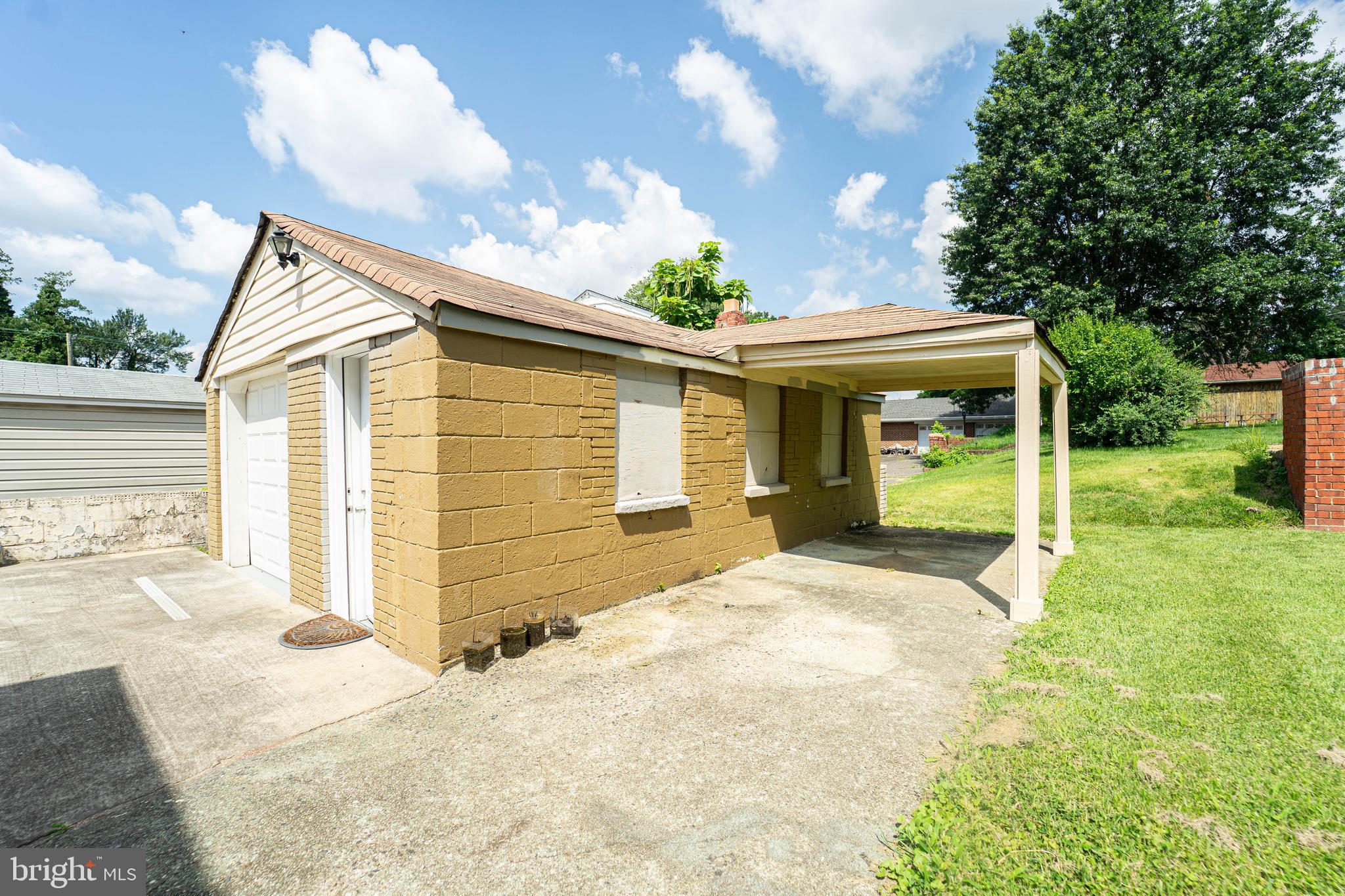 PLEASANT HILLS - Residential